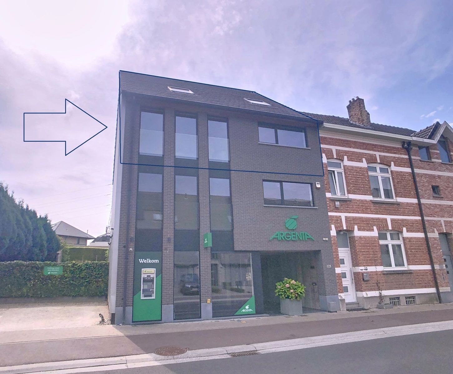 Ruime instapklare duplex met 2 slaapkamers en bureau foto {{pictureIndex}}