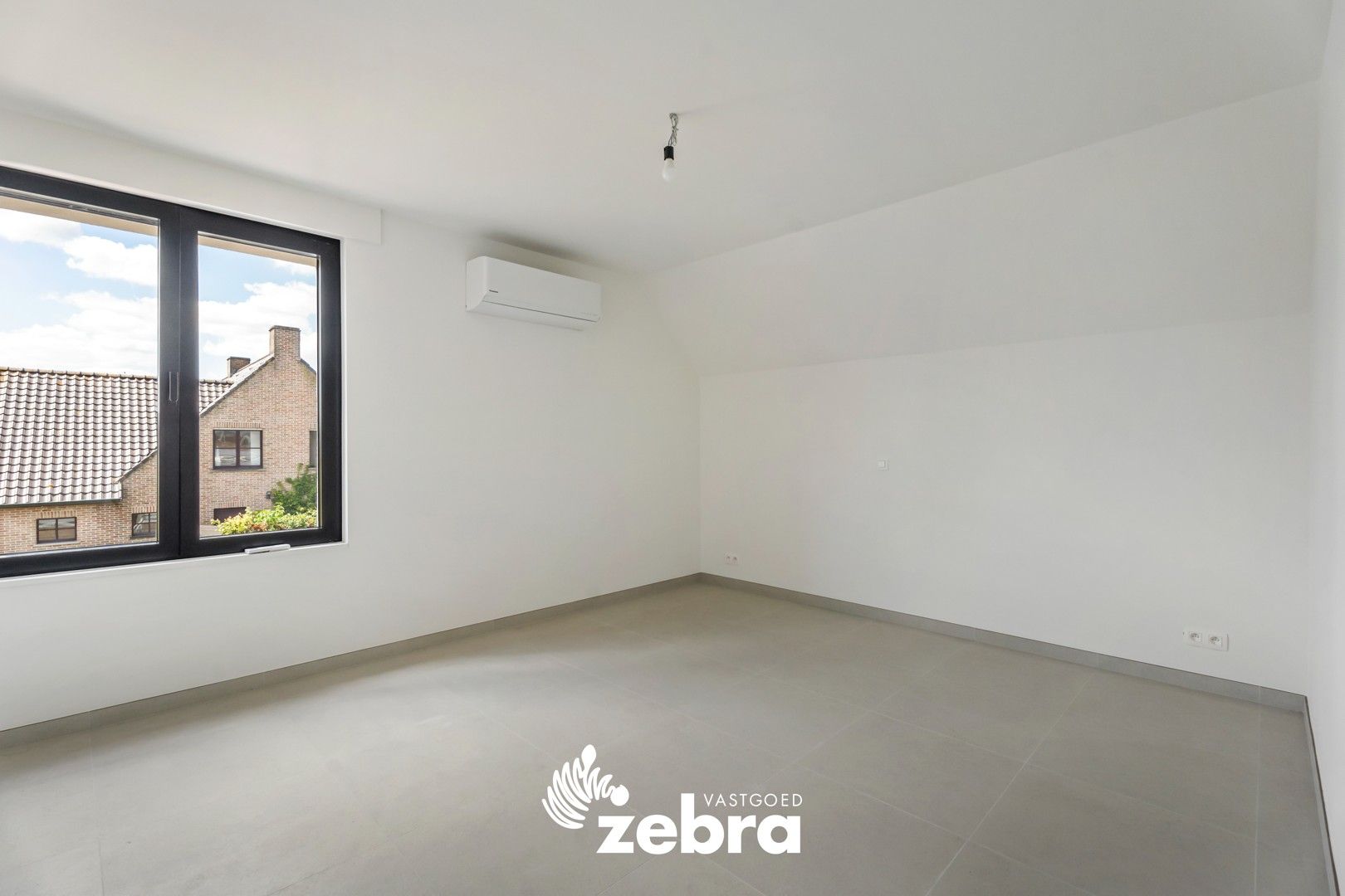 Prachtig gerenoveerde villa met 5 slaapkamers en 2 badkamers te Oostrozebeke! foto 21
