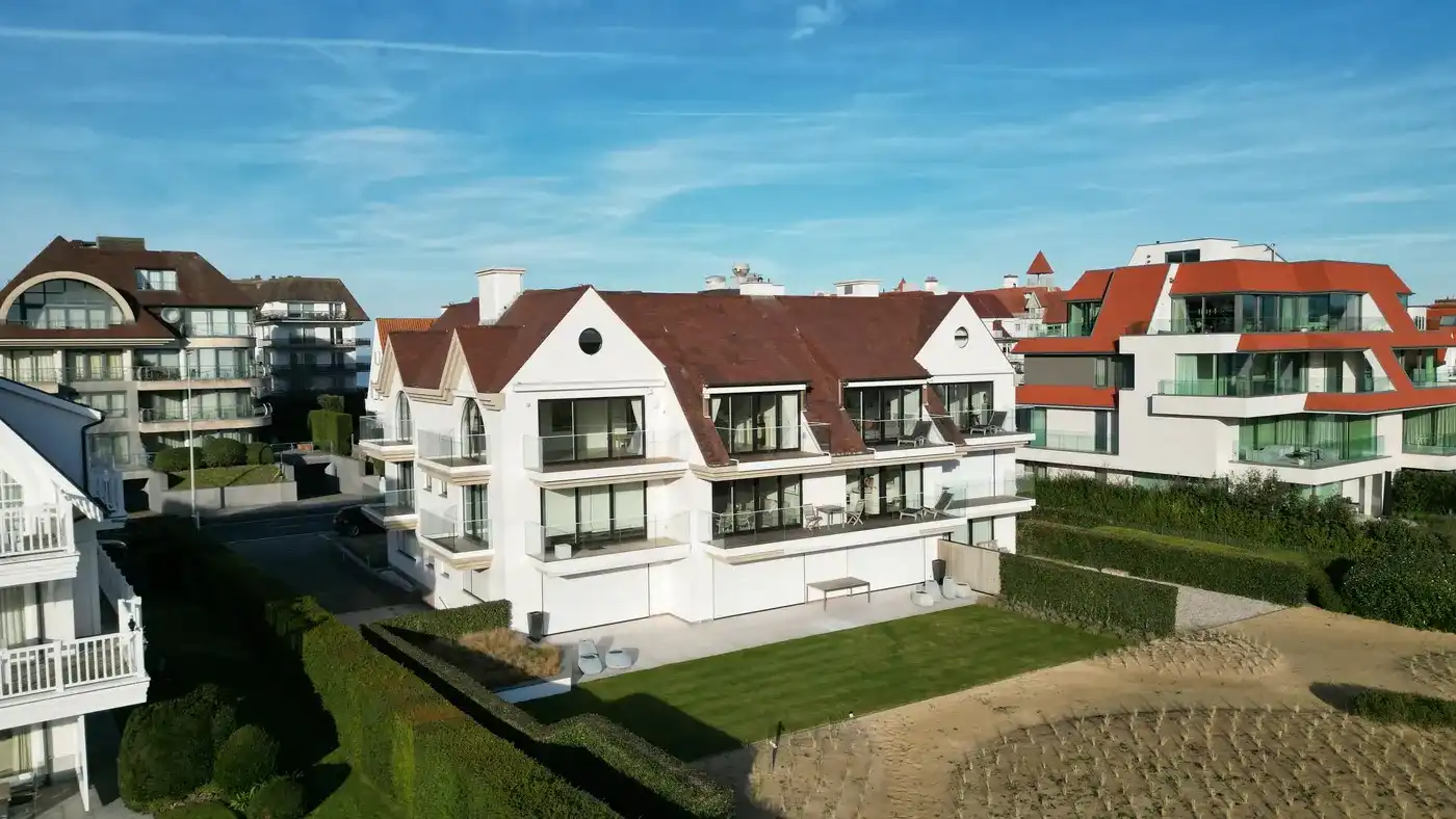 Gesloten garagebox in een residentie op de Kustlaan aan de minigolf op de -1 foto 4
