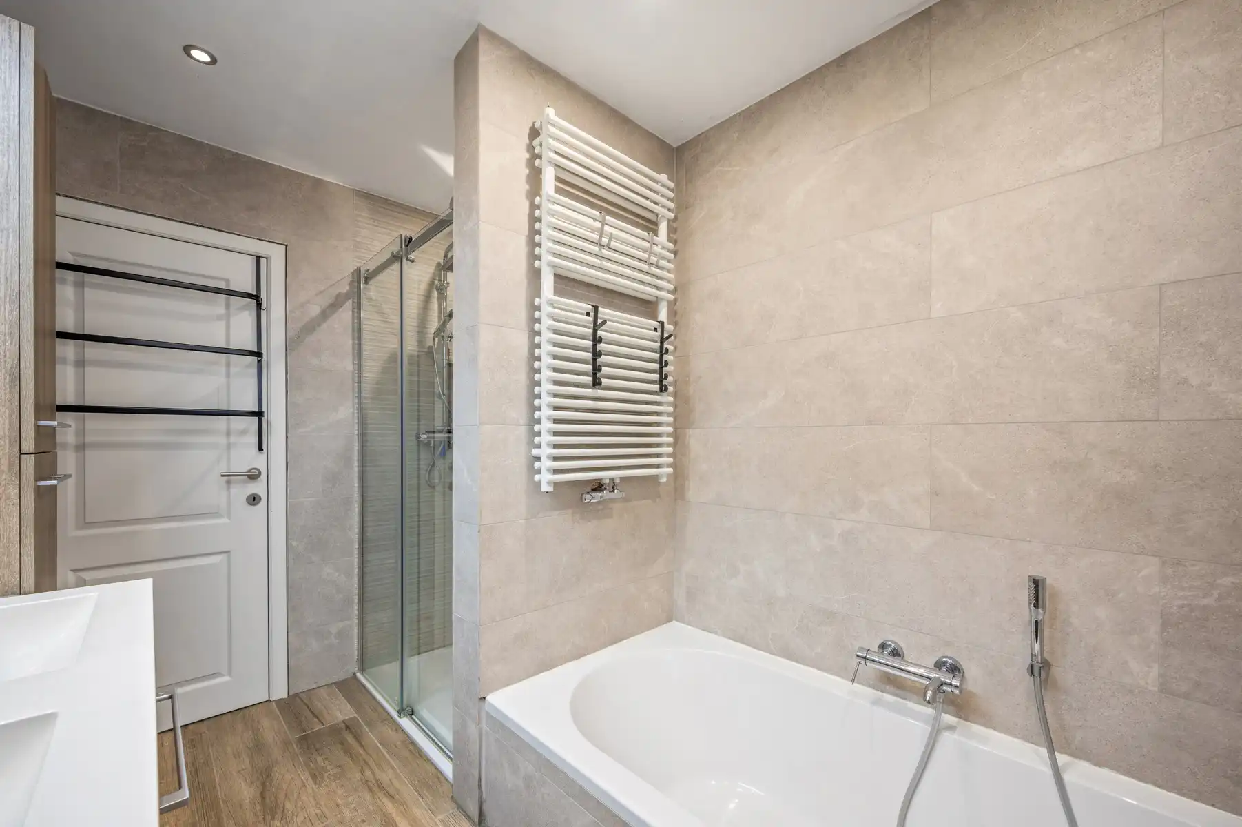 Interessante gerenoveerde woning te HOUTVENNE foto 17