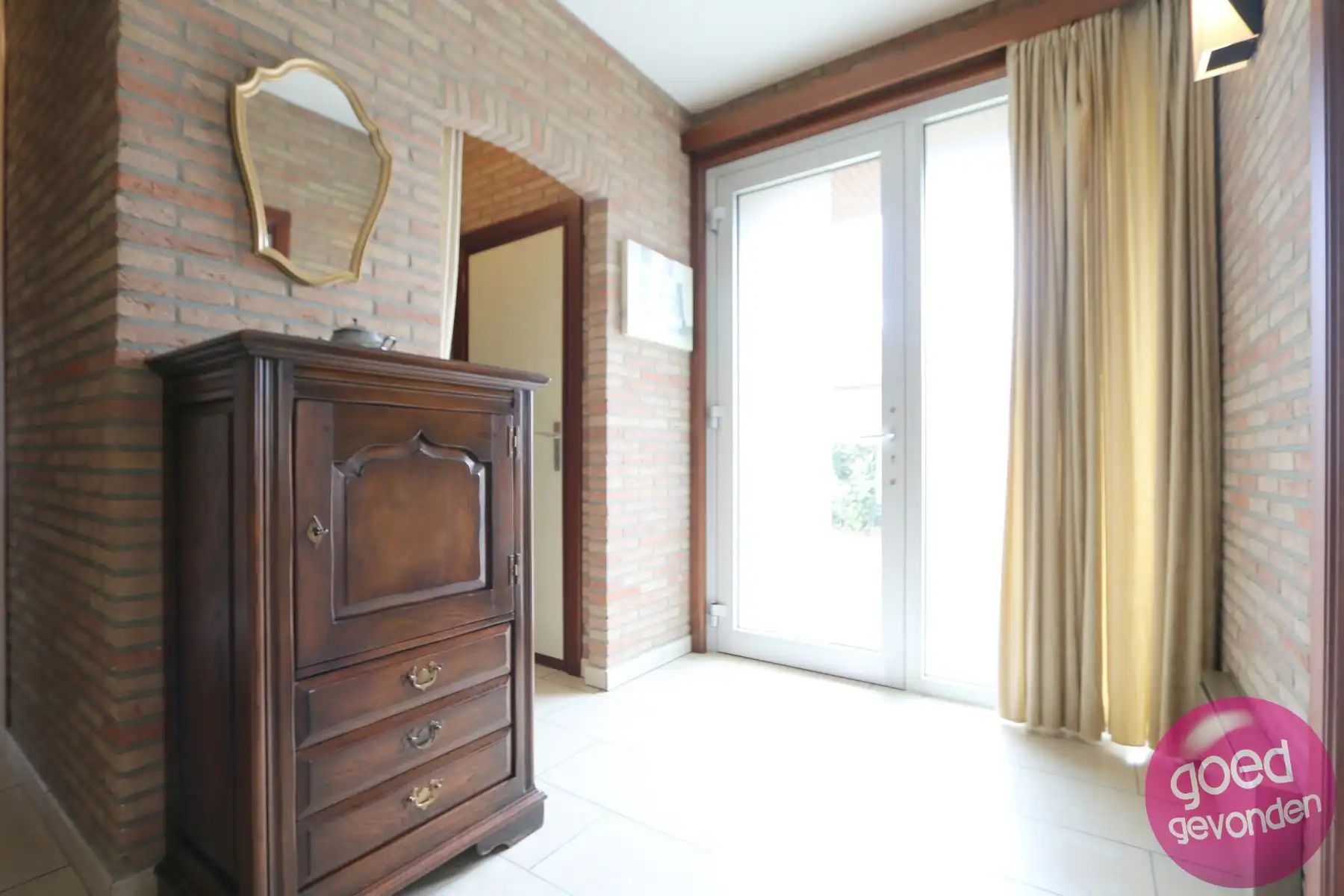 GELIJKVLOERSE WONING - 4 SLK - TUIN - GARAGE - CENTRAAL - RUST foto 3