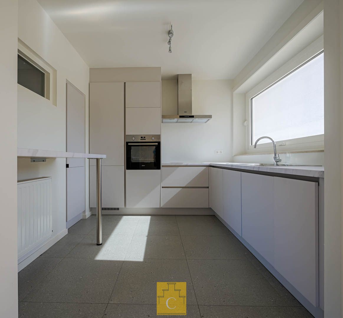 recent gerenoveerd 3 slaapkamer-appartement vlakbij het station, mooie uitzichten, mogelijkheid garage foto 9