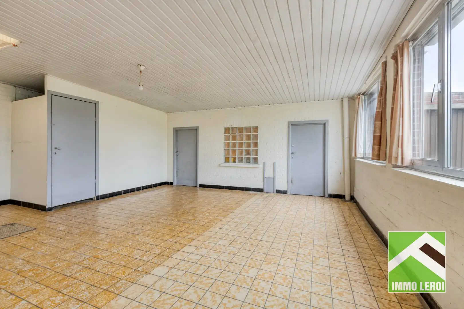 Landelijk gelegen woning met grote veranda en ruime tuin foto 9