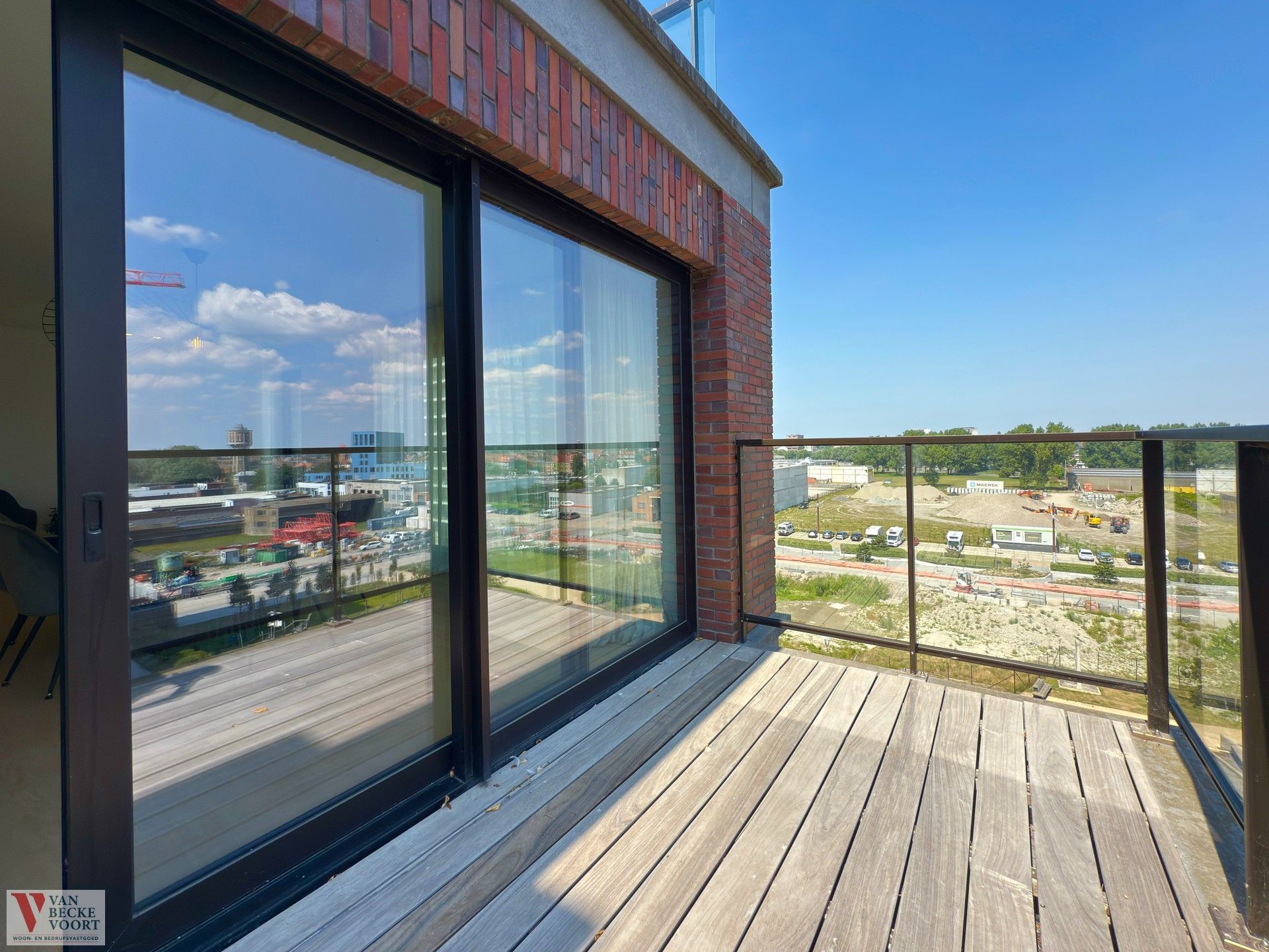 Stijlvol appartement met dakterras foto 2