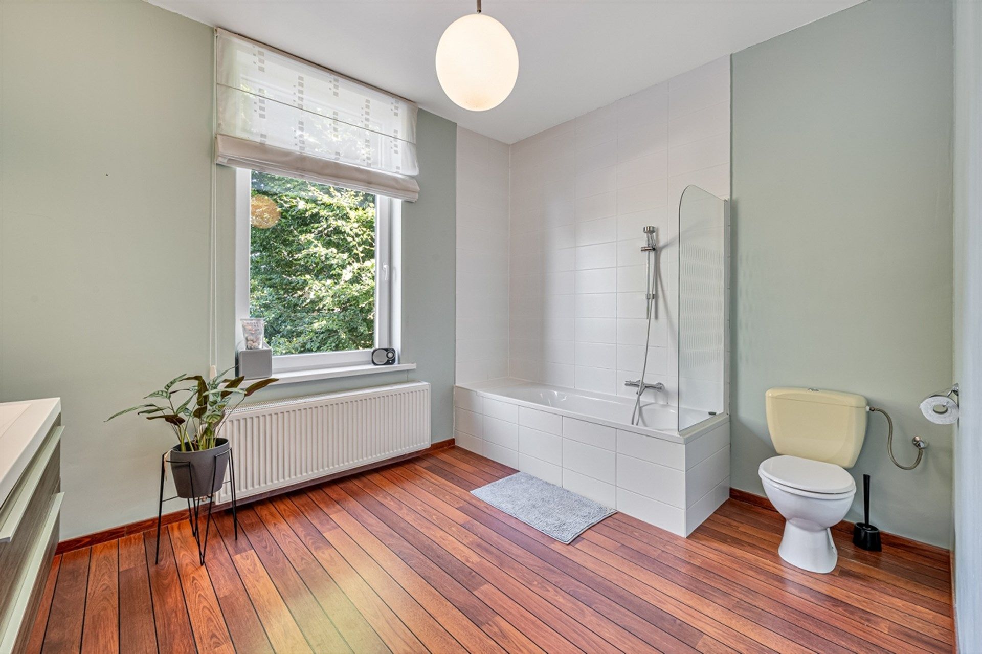Instapklare gezinswoning in de stadsrand (nabij OLV) met 257m² bewoonbare oppervlakte foto 16