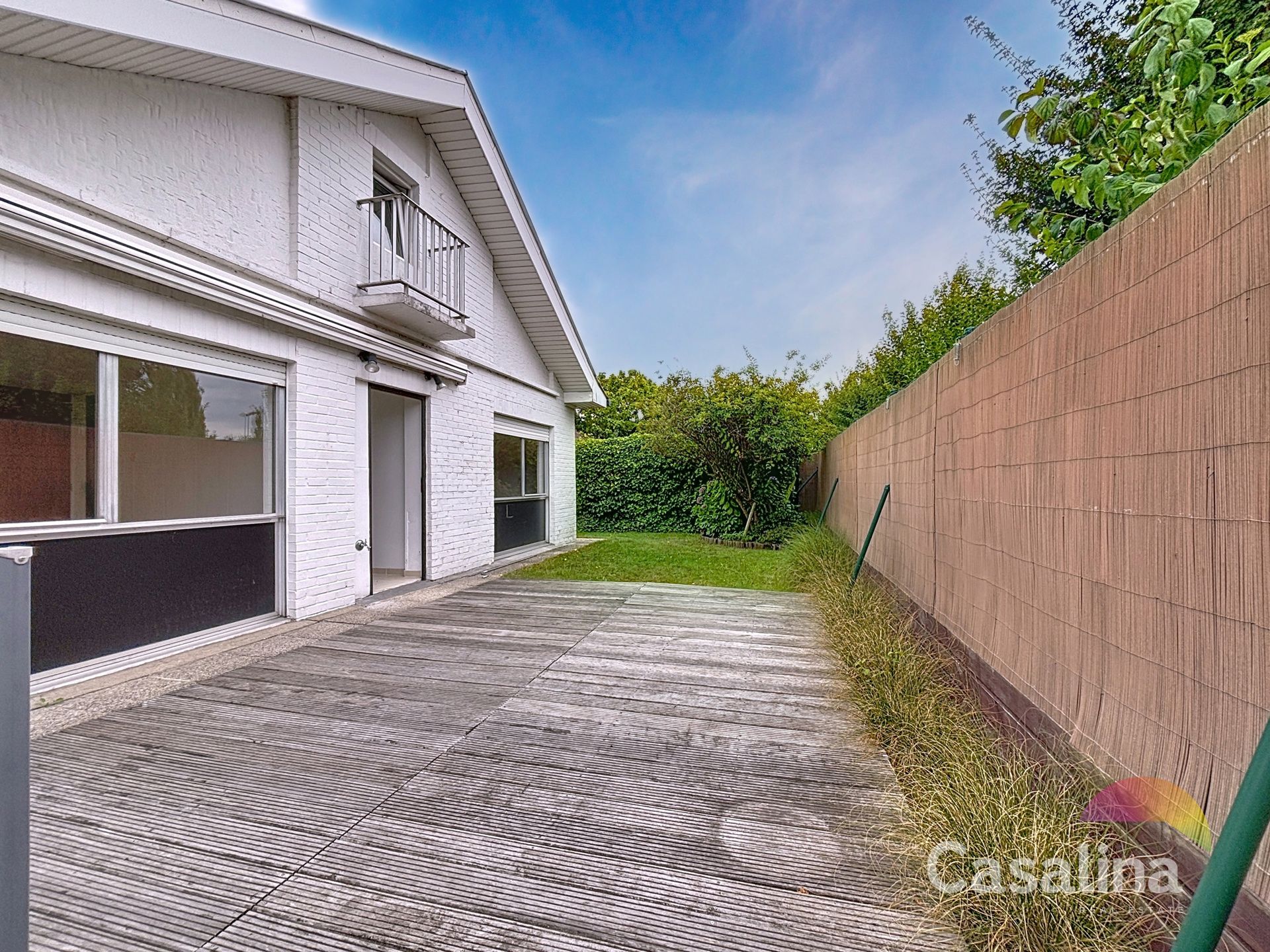 Hoofdfoto van de publicatie: Ruime bungalow van 205 m² in een rustige, groene wijk