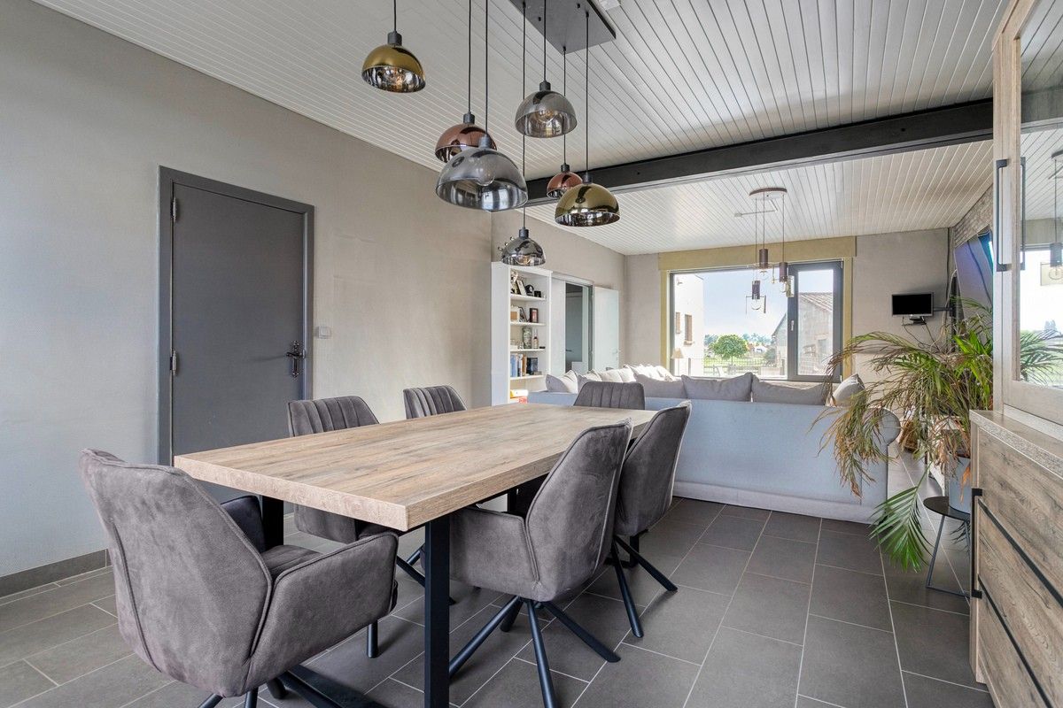 Ruime instapklare hoeve met diverse bijgebouwen foto 5