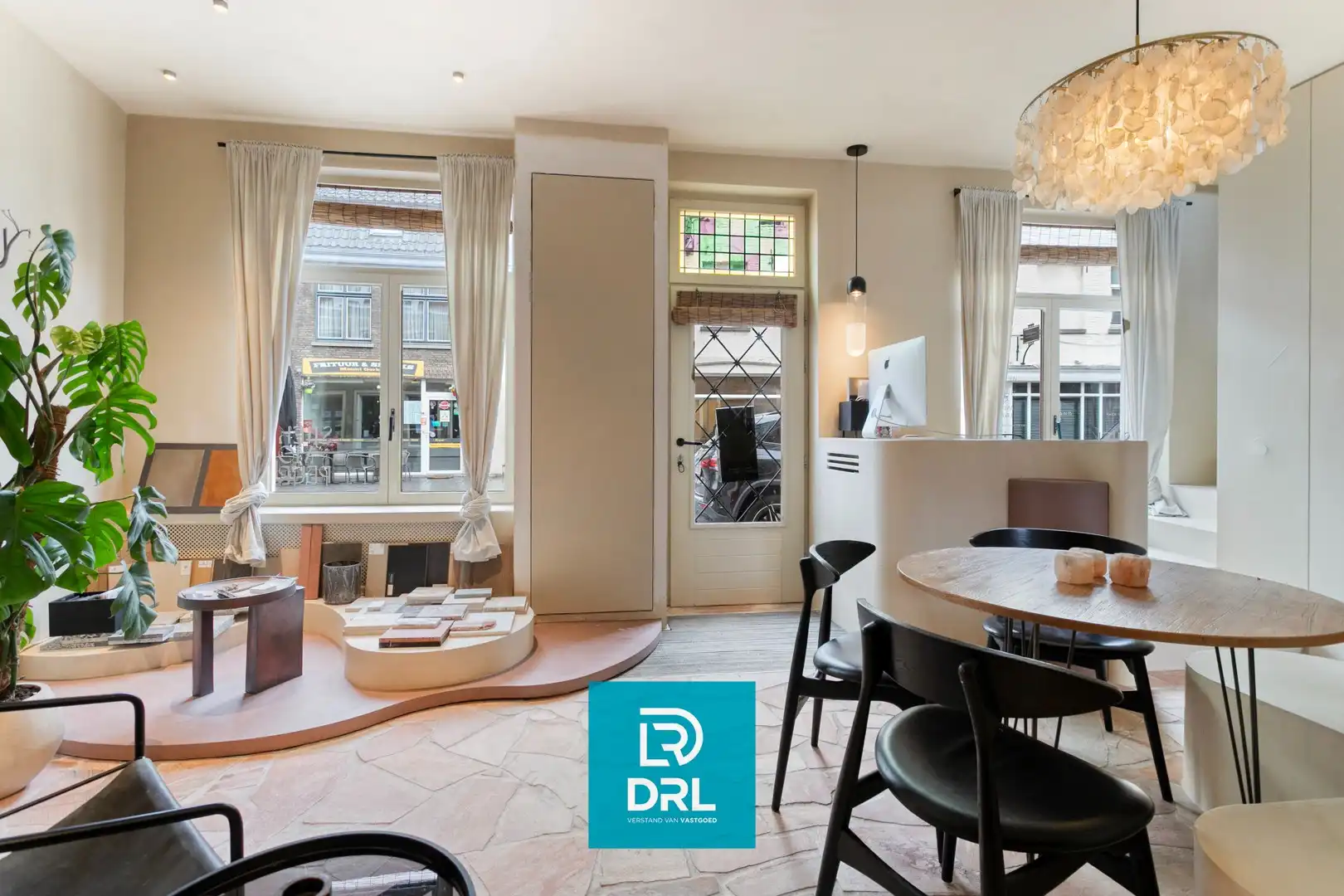 STIJLVOLLE WONING met MULTIFUNCTIONEEL GELIJKVLOERS te BRUGGE foto 4