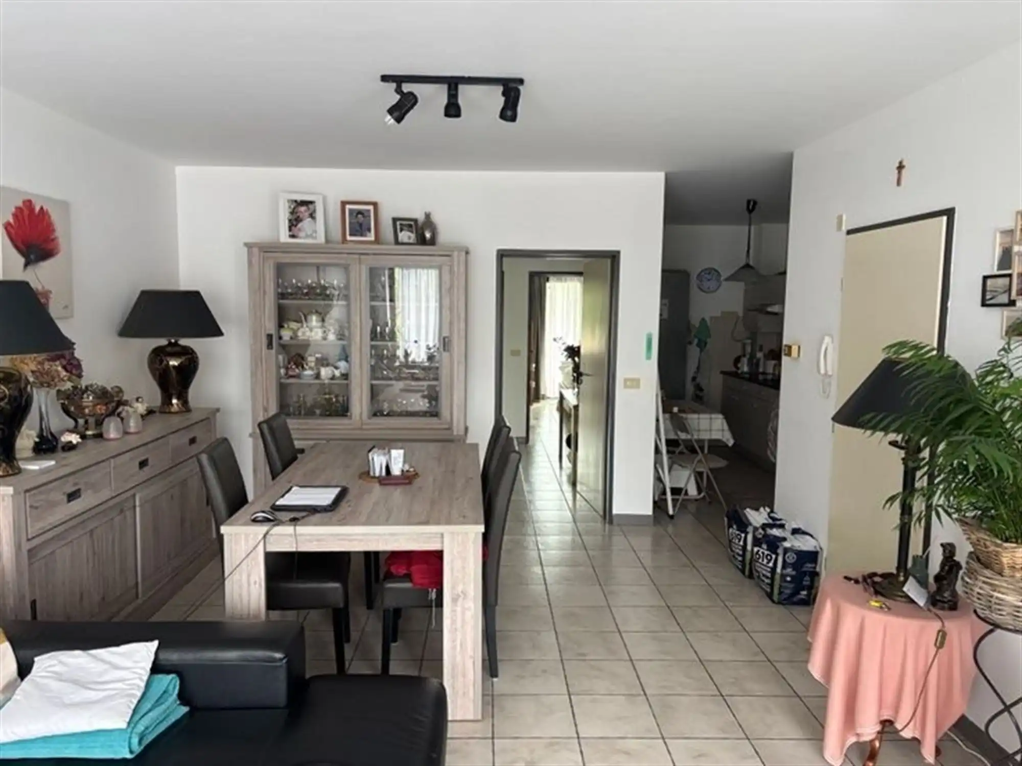 mooi licht 2-slaapkamer appartement op eerste verdieping foto 14