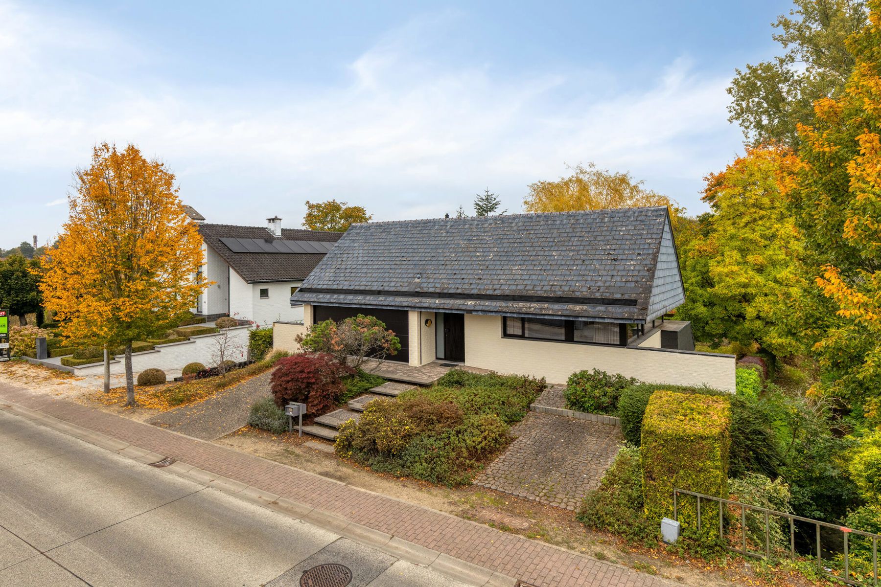 Karaktervolle villa grenzend aan het Liedekerke bos foto 2