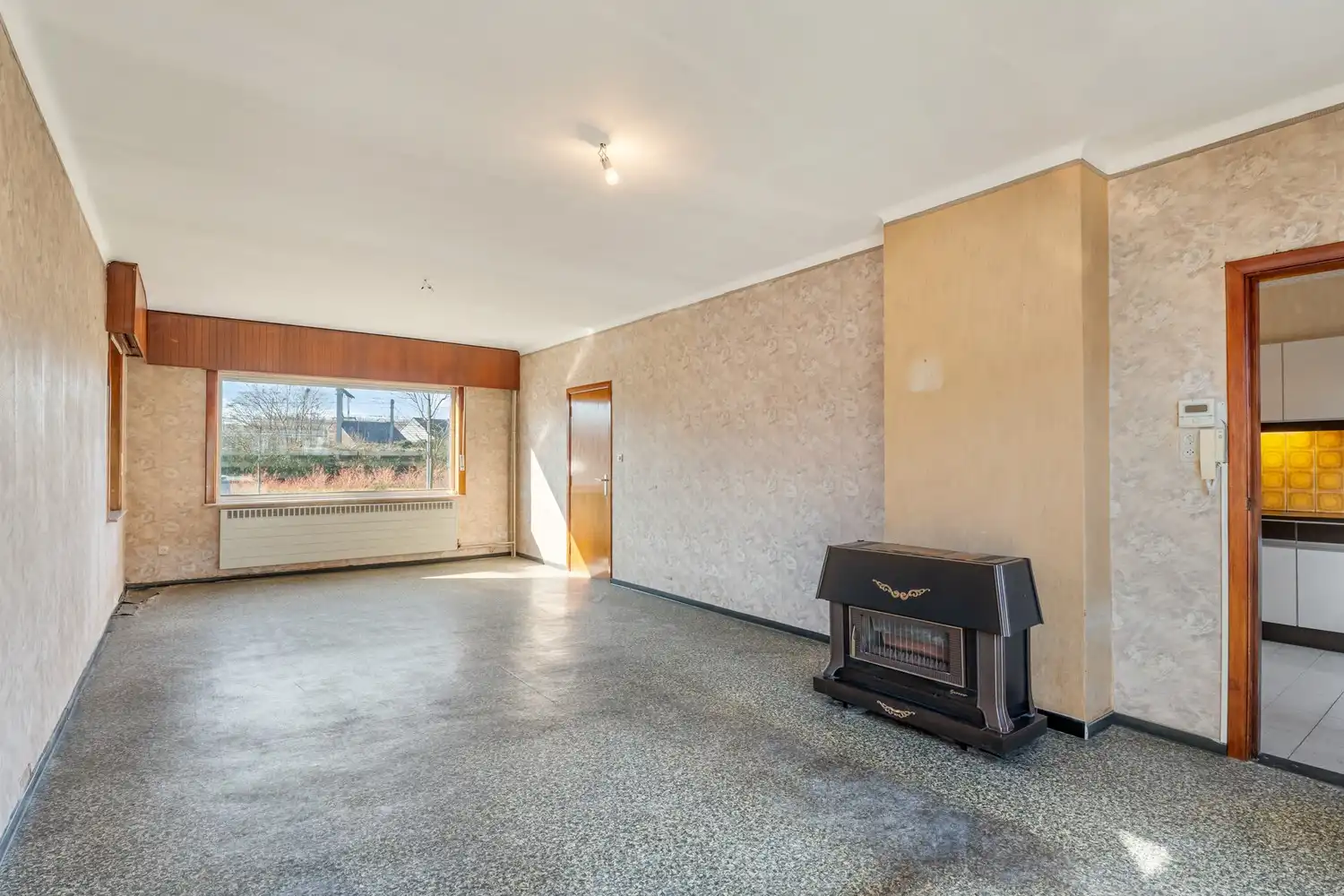 Goed gelegen en half open woning met 3 ruime slaapkamers, een extra leefruimte, een garage en een tuin te Kessel-Lo! foto 7