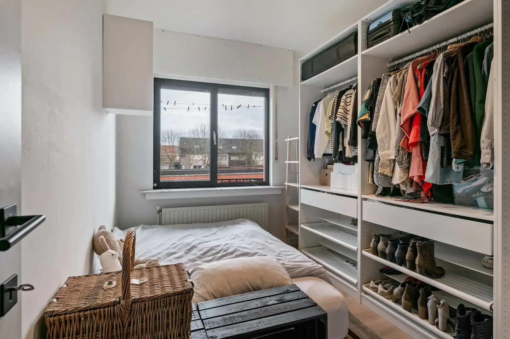 Lichtrijk, ruim appartement vlak bij centrum van Ekeren foto 8