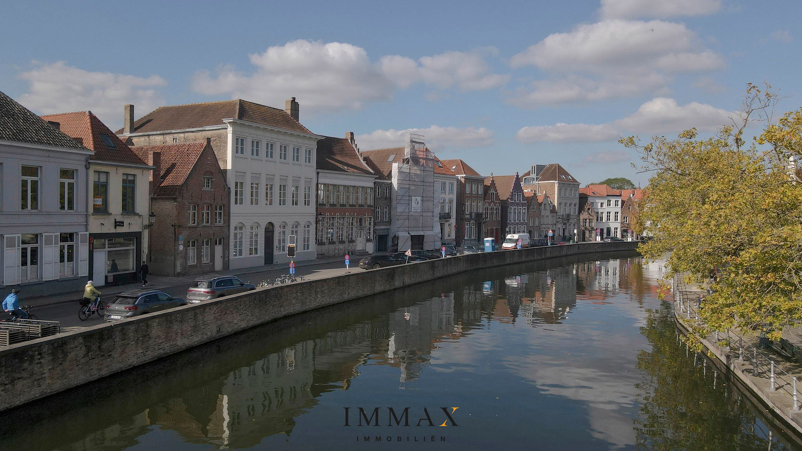 Mooi gelegen woning aan de Langerei met stadskoer  foto {{pictureIndex}}