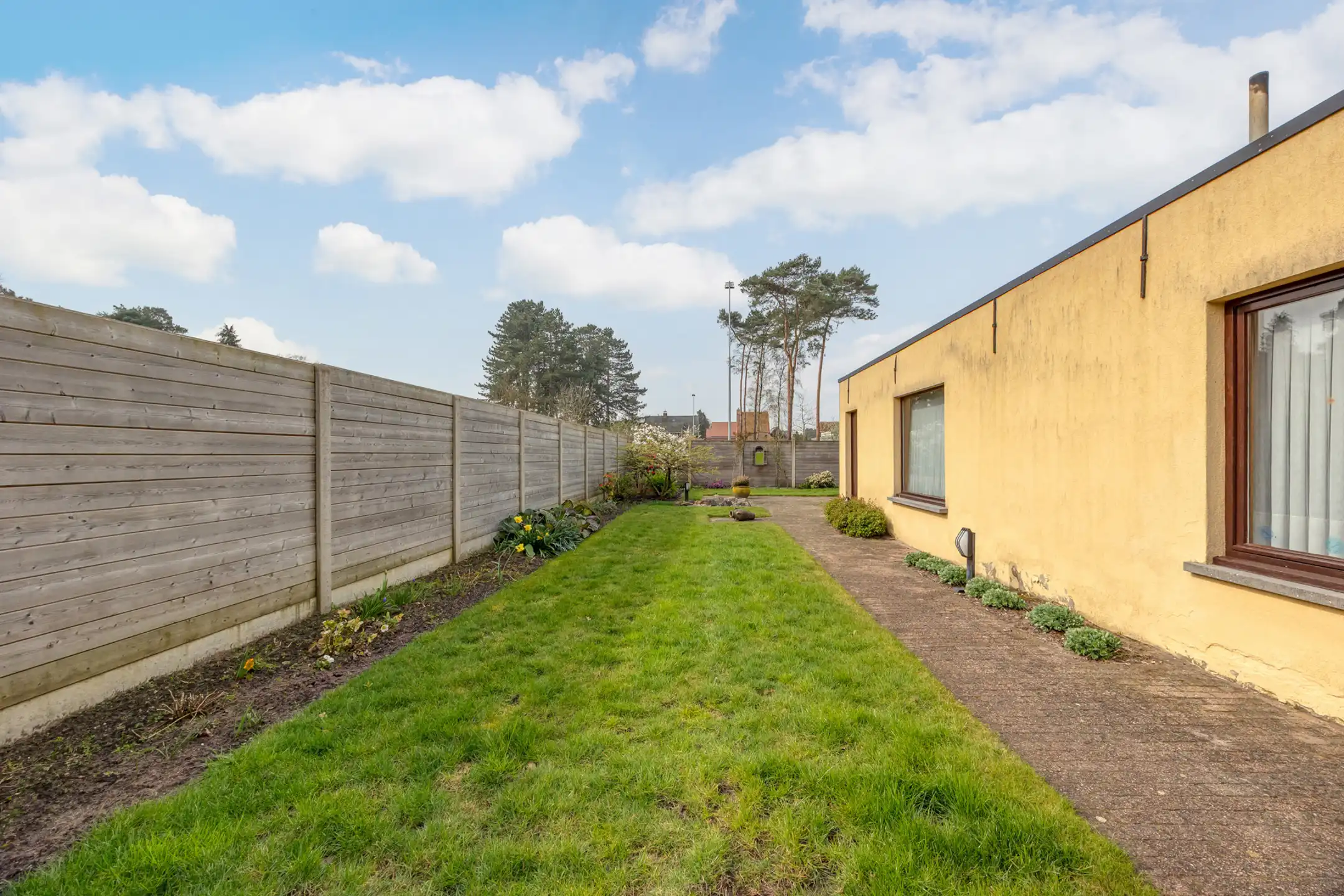 Te renoveren laagbouwwoning met 3 slpk te centrum Lichtaart! foto 24