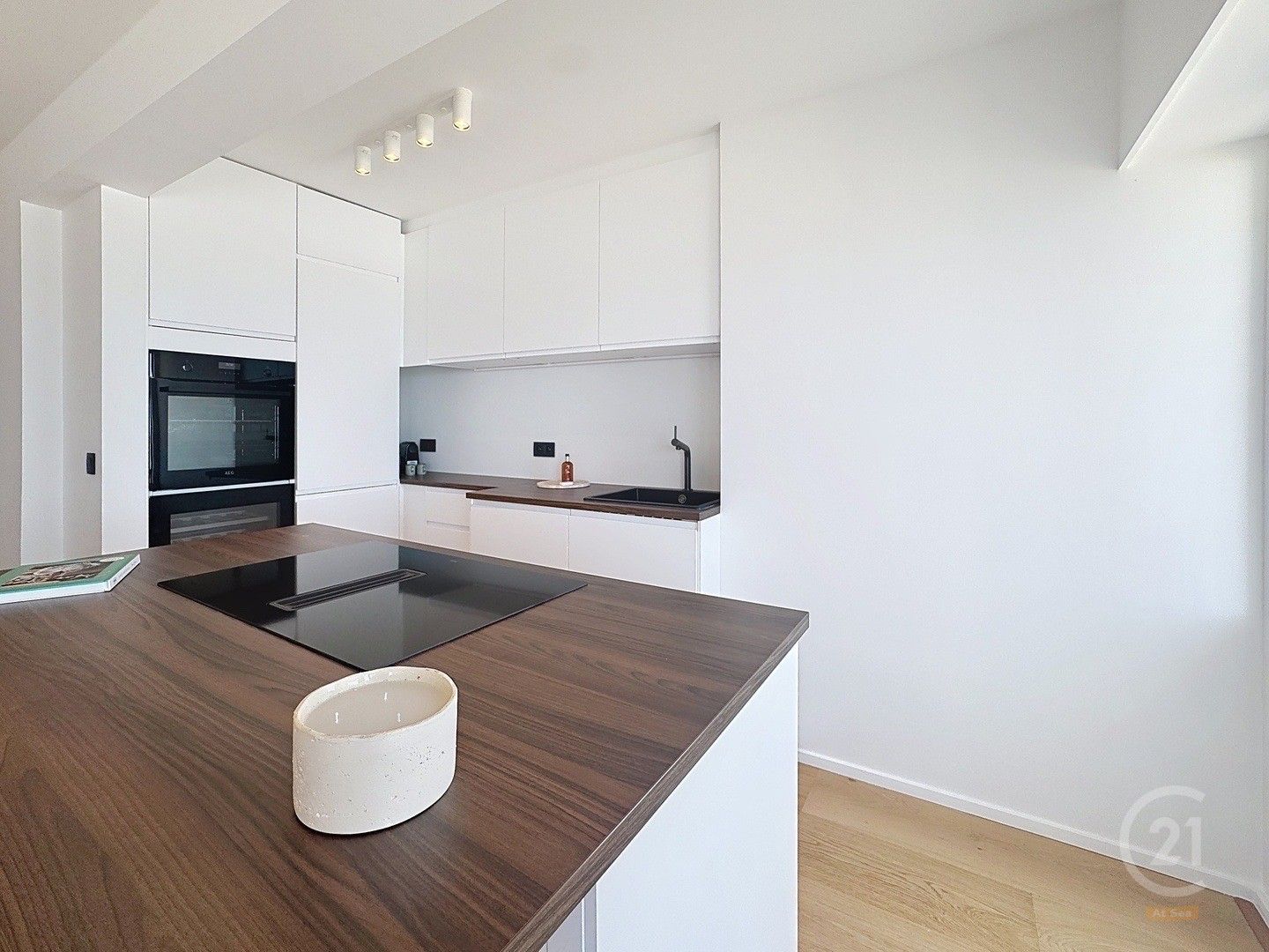 Instapklaar appartement op toplocatie – Zeedijk Westende foto 7