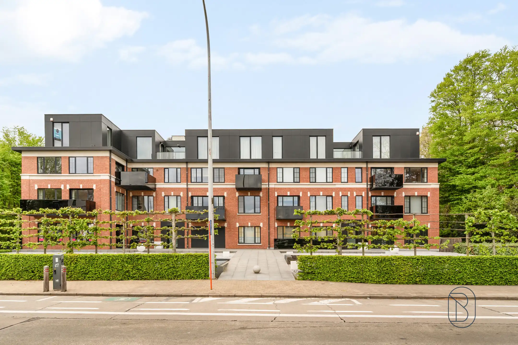 Topgelegen lichtrijke penthouse met prachtig terras foto {{pictureIndex}}