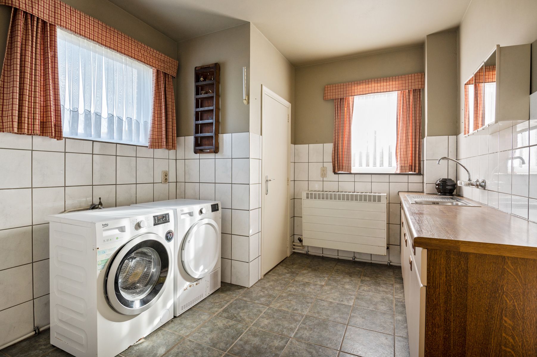 IN OPTIE. Ruime woning met 4slk's op 542 m² foto 10