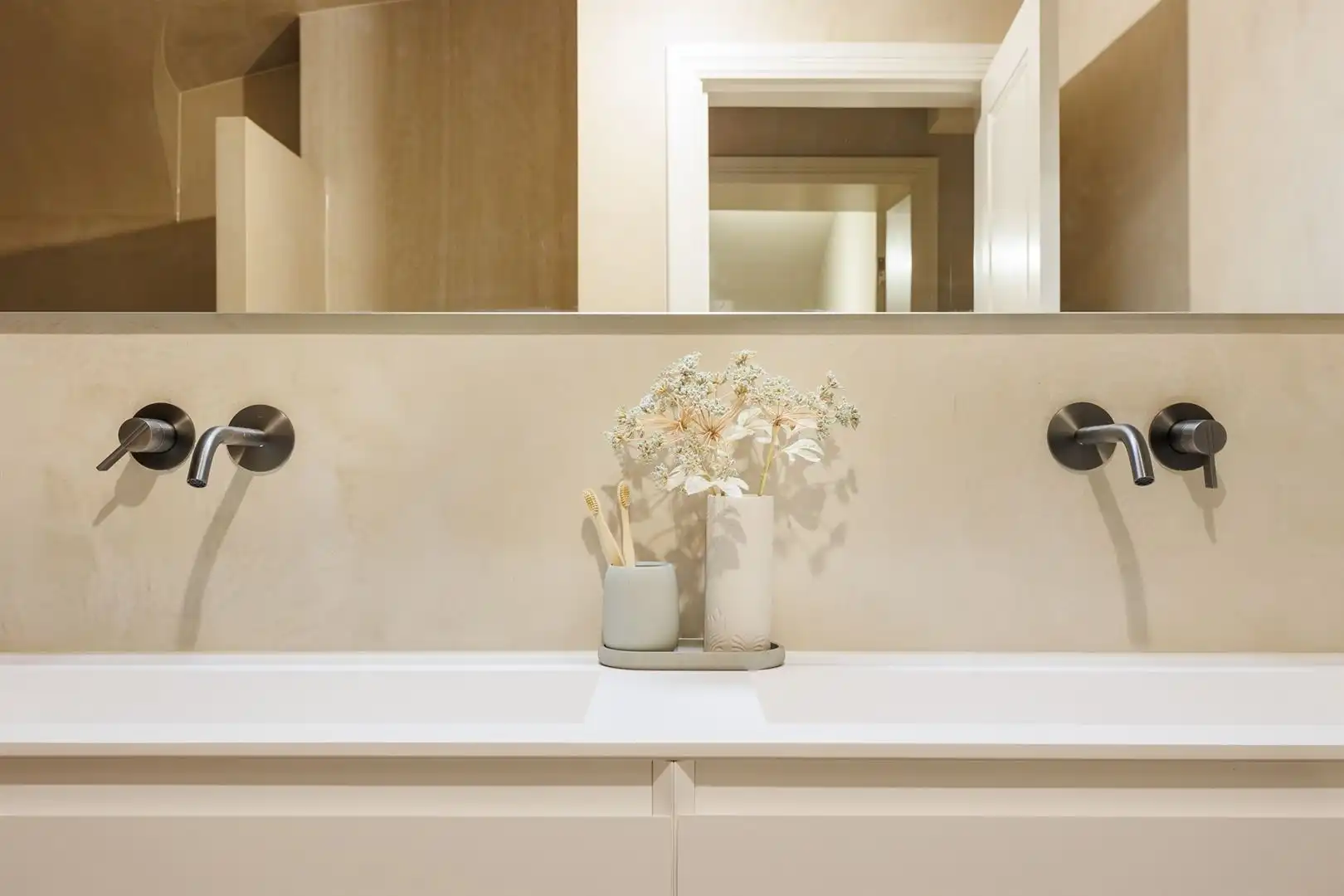 Renovatie met Parijse flair & stadstuin foto 27