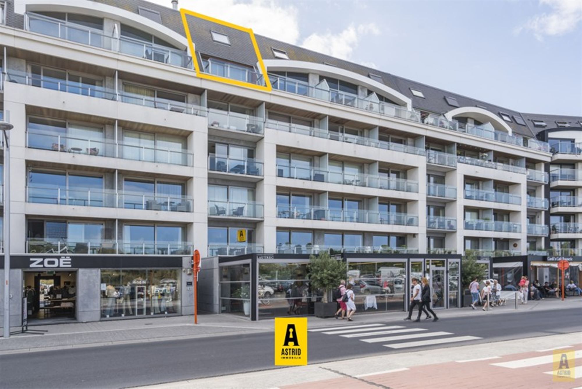 Schitterend duplexappartement met 3 slaapkamers, zeezicht en garagebox! foto {{pictureIndex}}