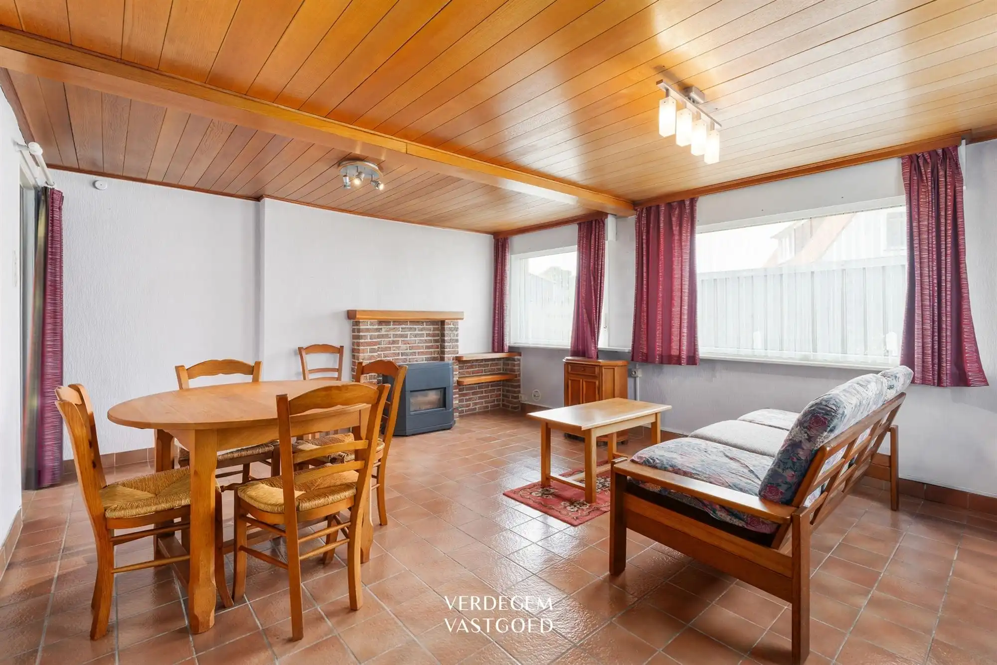 Halfopen woning op een terrein van 787m², te renoveren foto 5
