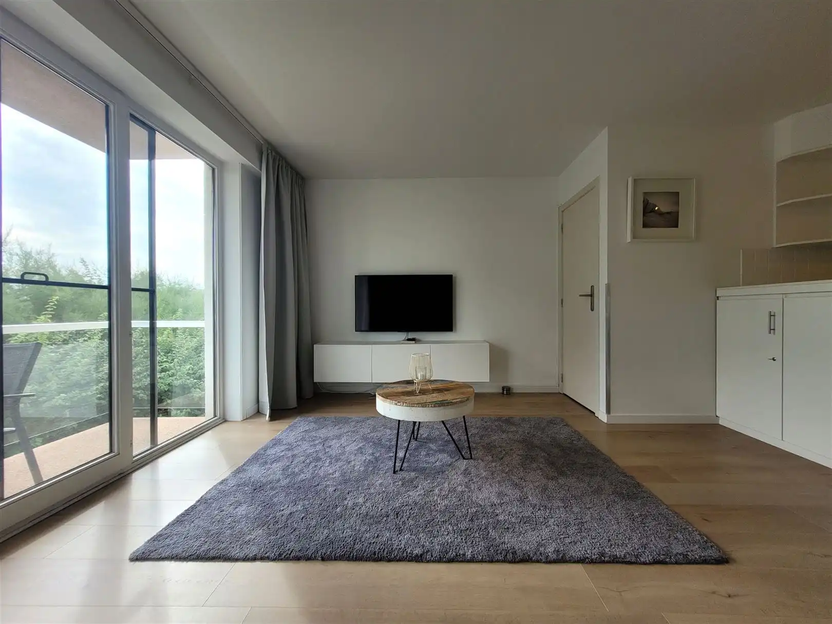 Gemeubeld appartement met 1 slaapkamer foto 6