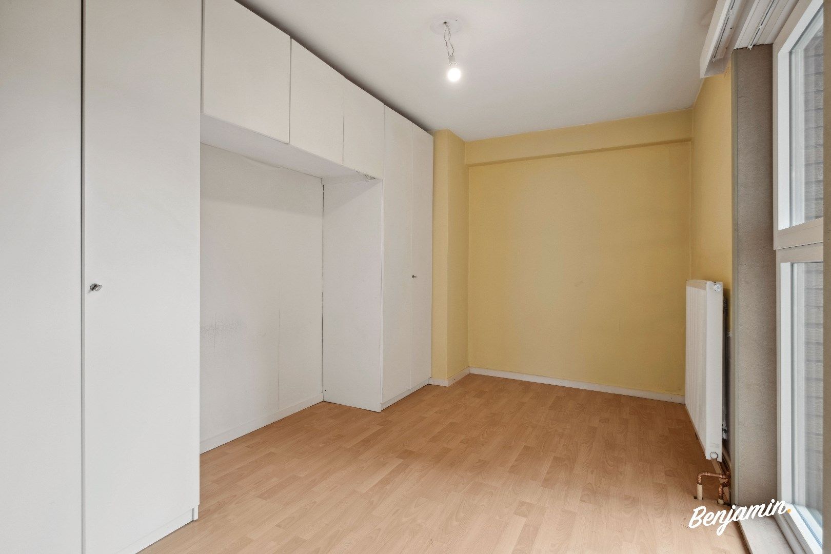 Instapklaar appartement met 2 slaapkamers, balkon en berging op centrale ligging in Oostende foto 8