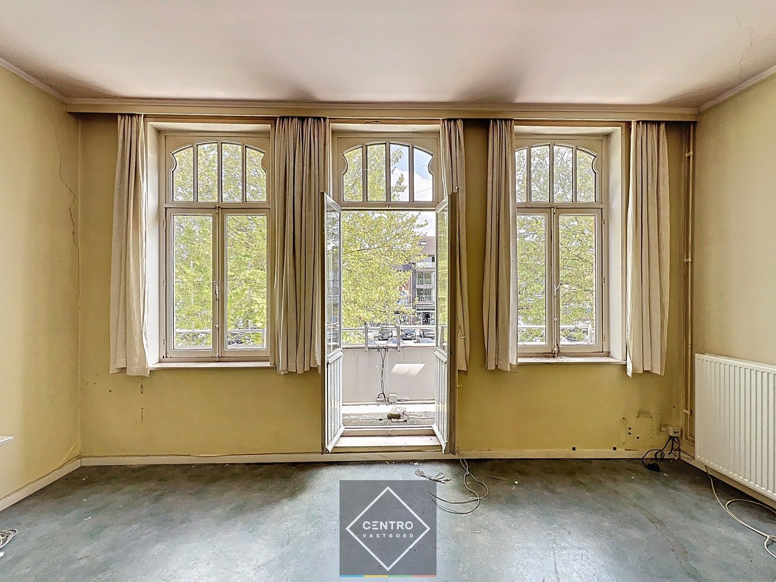 Ruim instapklaar handelspand met te renoveren woning (vroeger café Comodo en ook café Mozart) op de Grote Markt (Izegem) ! foto 21