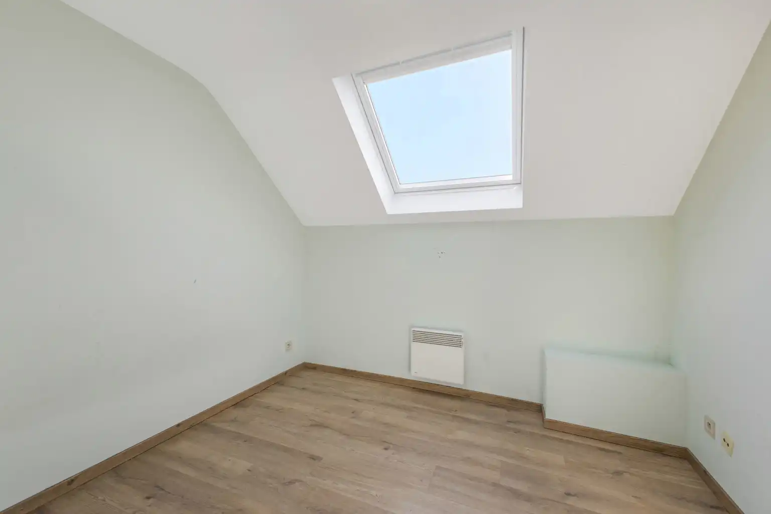 Appartement met 3 slpks, bureel, terras, kelder en garage foto 11