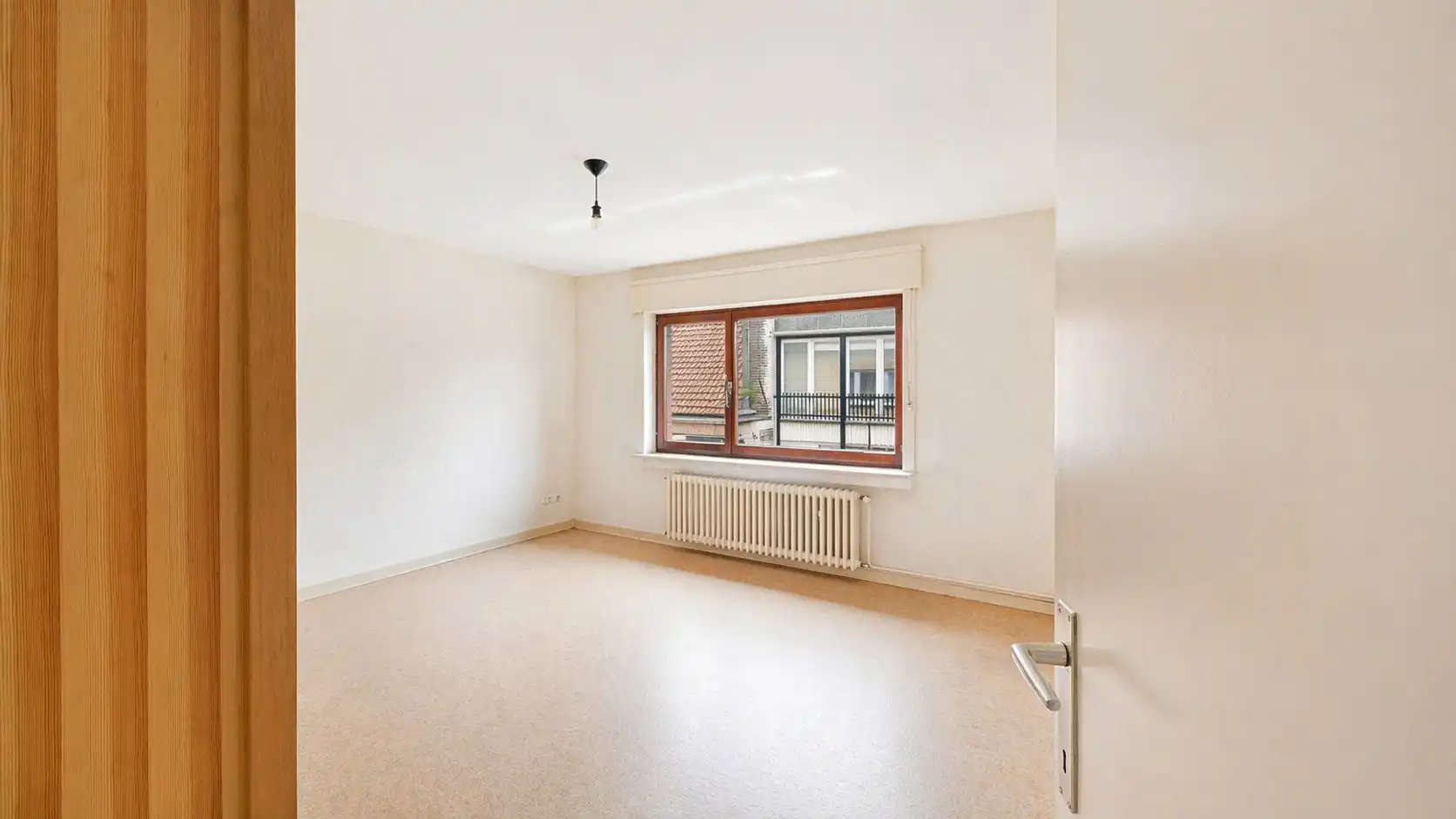 Grote woning met veel potentieel te Heist foto 15