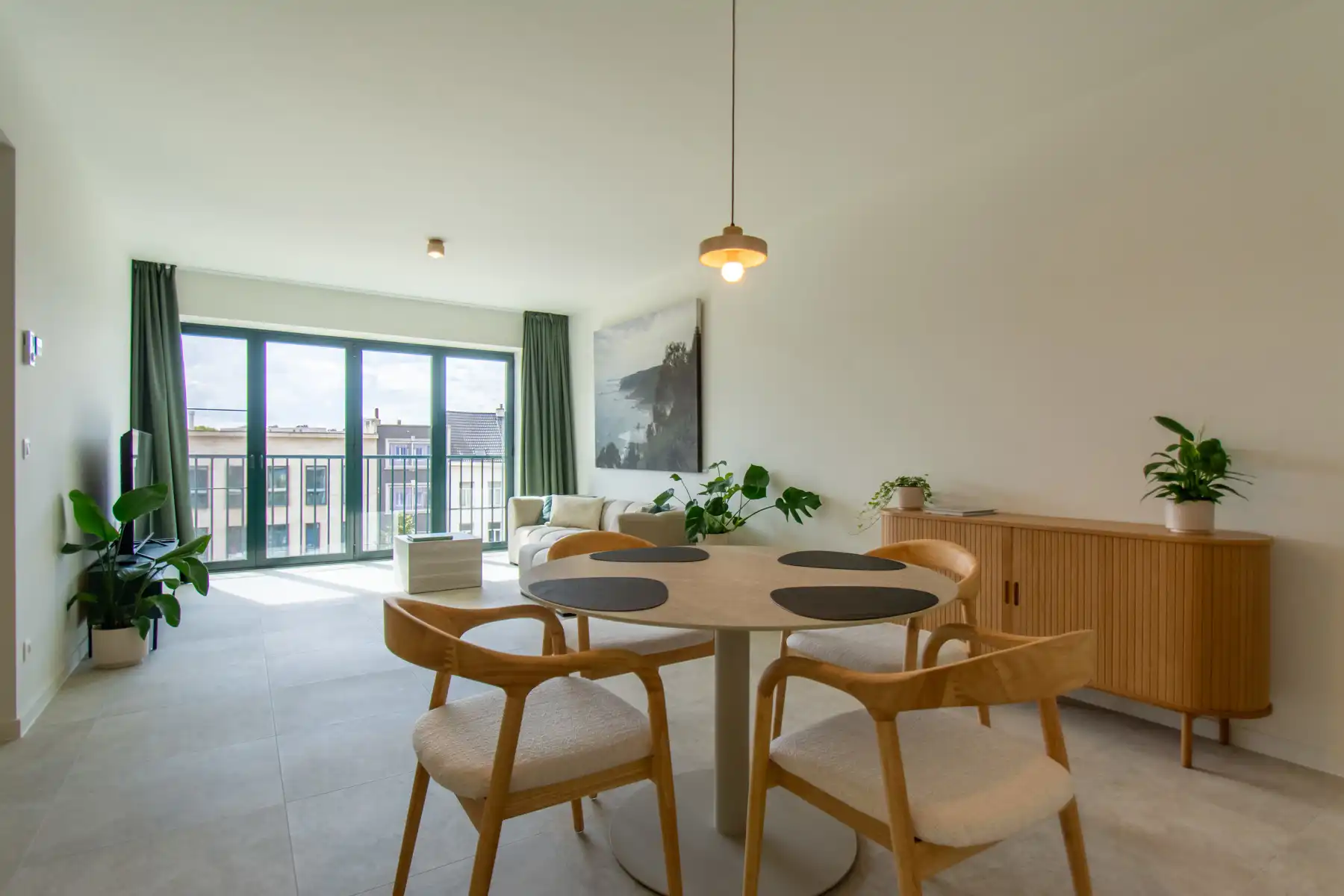 Prachtig gemeubeld nieuwbouwappartement met 1slpk. en balcon foto 2