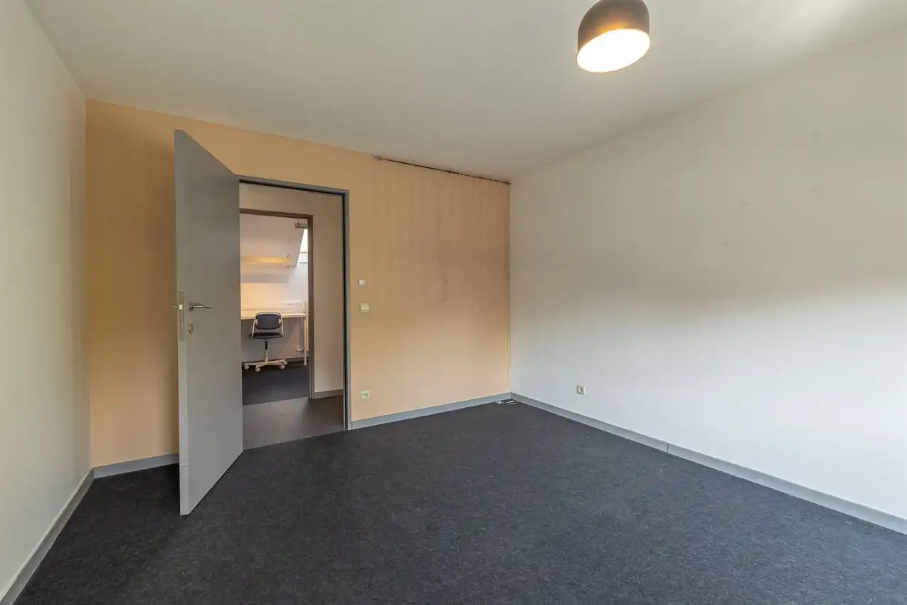 instapklare woning (3 slpk) in oude gemeenteschool foto 20