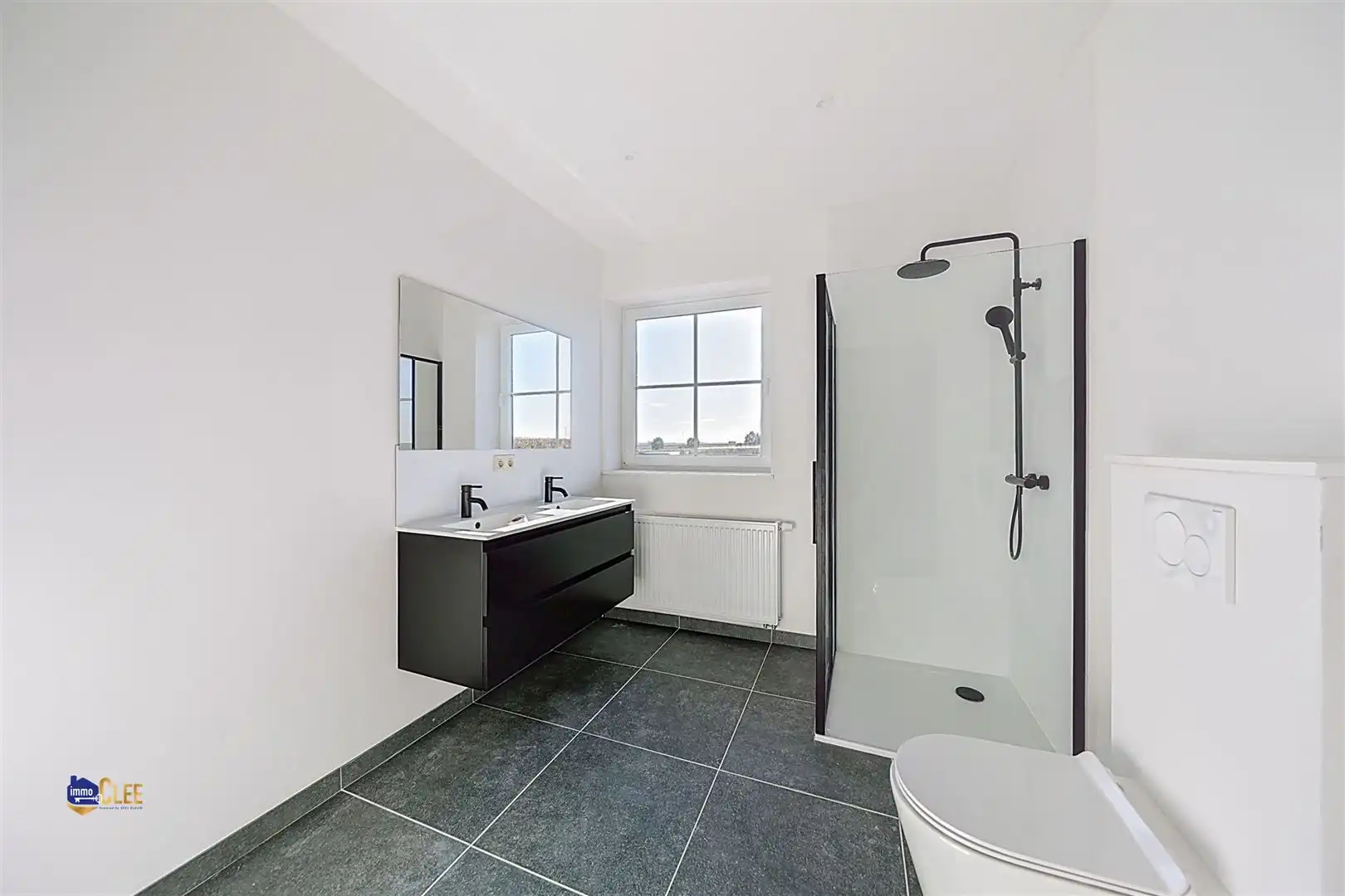 Volledig gerenoveerde gezinswoning foto 16