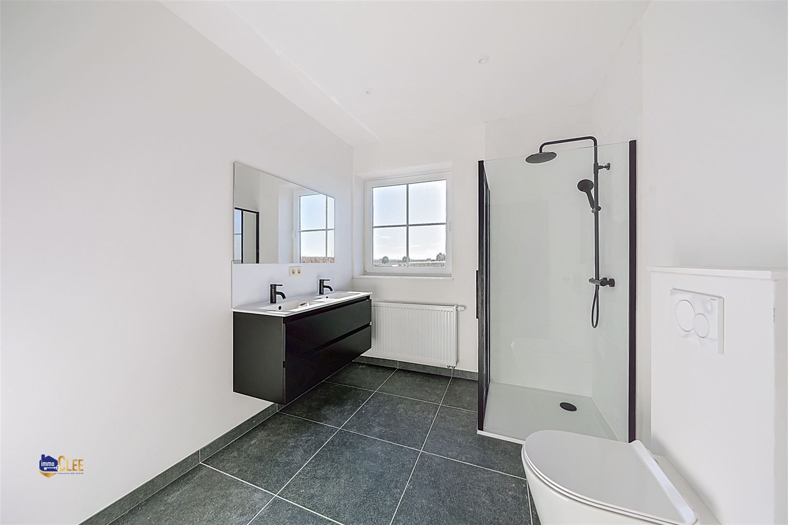 Volledig gerenoveerde gezinswoning foto 16