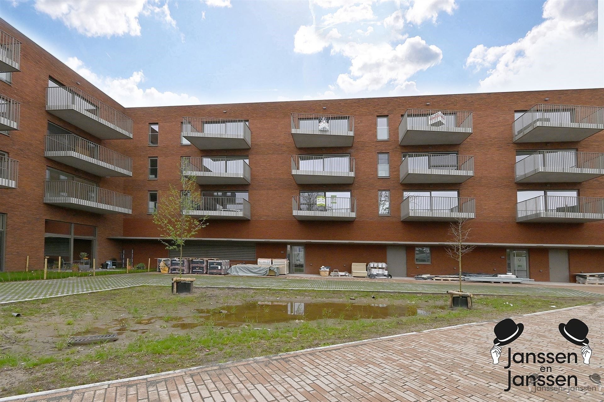 Nieuwbouwappartement met staanplaats&berging foto 8