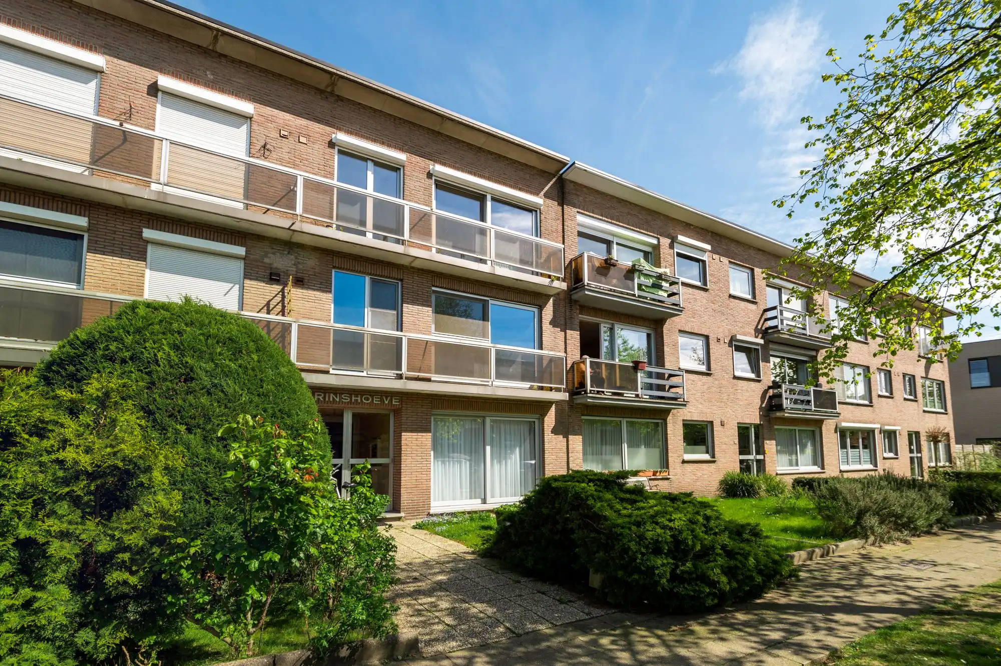 Lichtrijk appartement met sixties vibe en garagebox – ideaal renovatieproject! foto 22