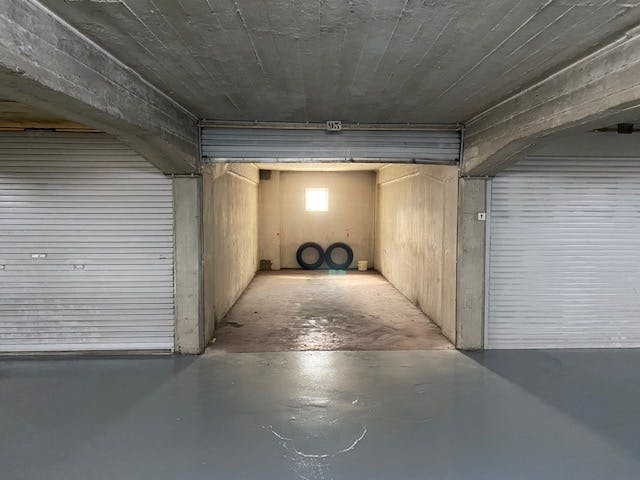 Garagebox te huur te centrum Oostende foto 2