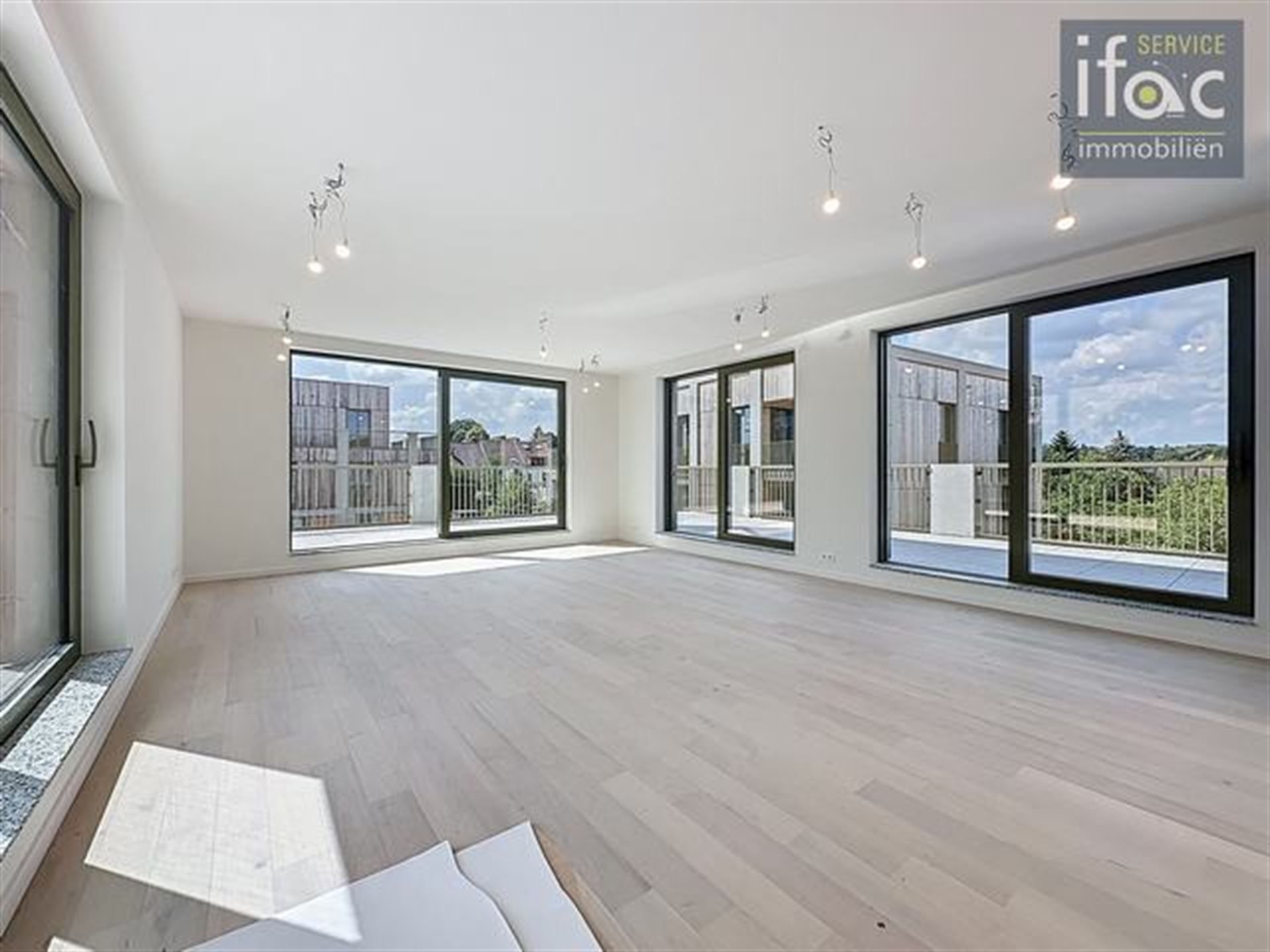 Penthouse foto {{pictureIndex}}