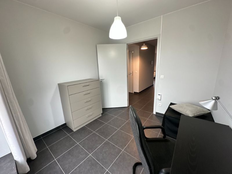 Instapklaar bemeubeld 2-slpk appartement met  terras, en kelder centrum Geel foto 12