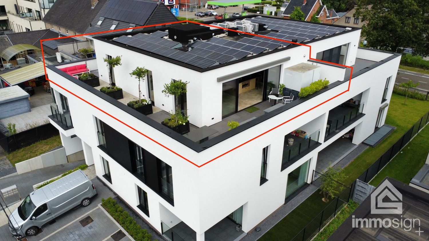 Hoogwaardig afgewerkt penthouse met zeer groot terras te Boekt! foto {{pictureIndex}}