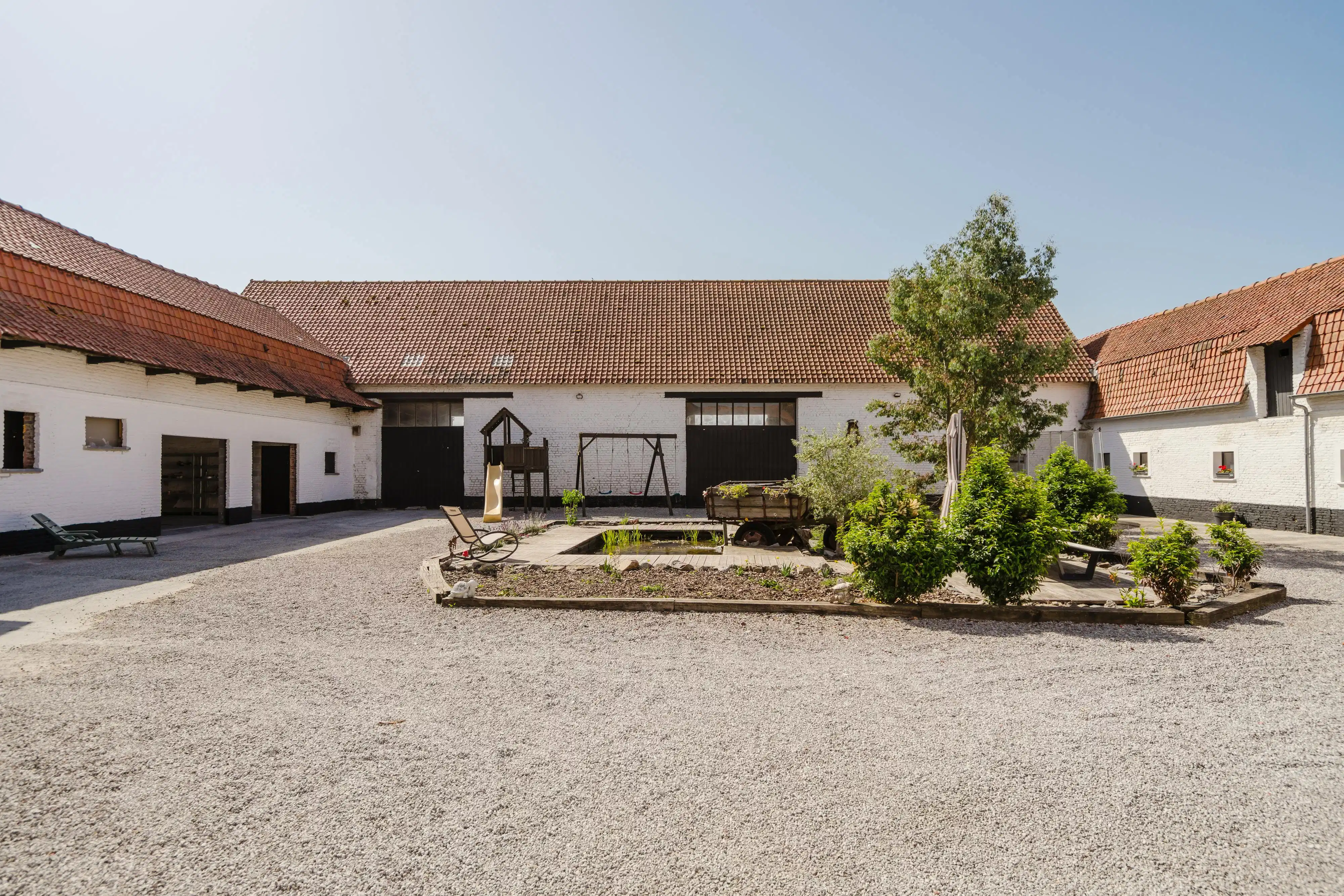 Karaktervolle hoeve met open zicht op de Kemmelberg en tal van mogelijkheden op 7.425 m² foto 7