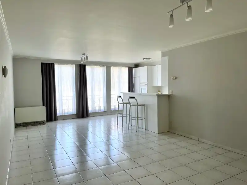 2 slaapkamer appartement met terras foto 3