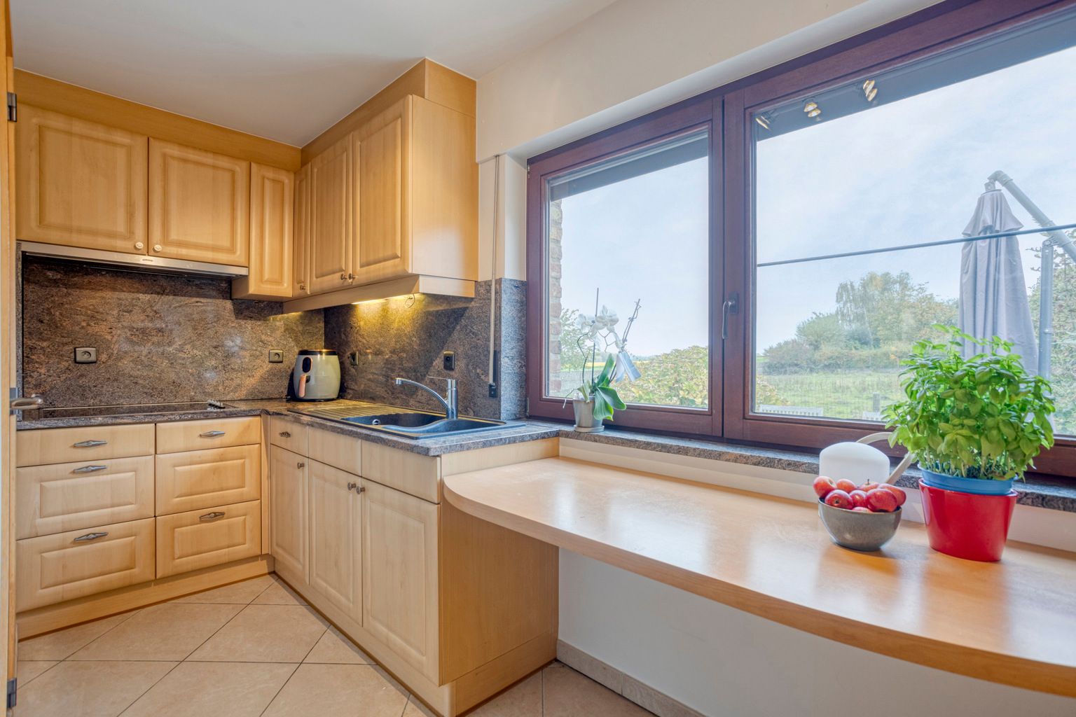 KARAKTERVOLLE DUBBELWOONST IN EEN DOODLOPENDE STRAAT foto 8