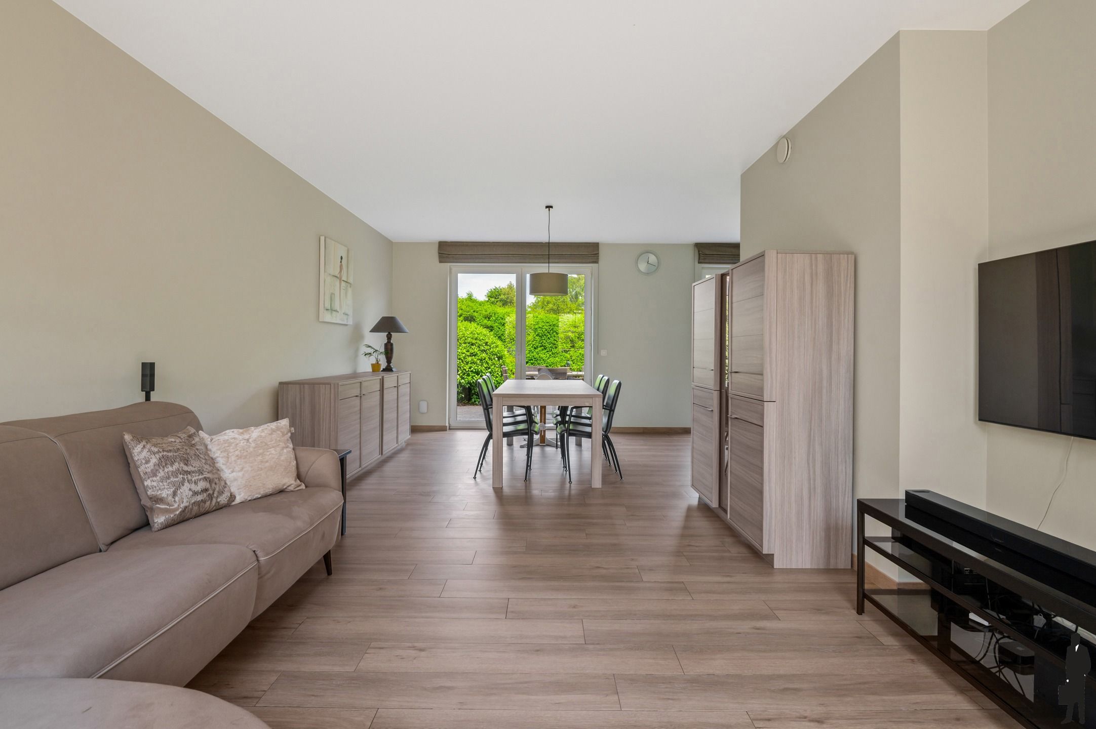 Instapklare woning in kindvriendelijke wijk! foto 5