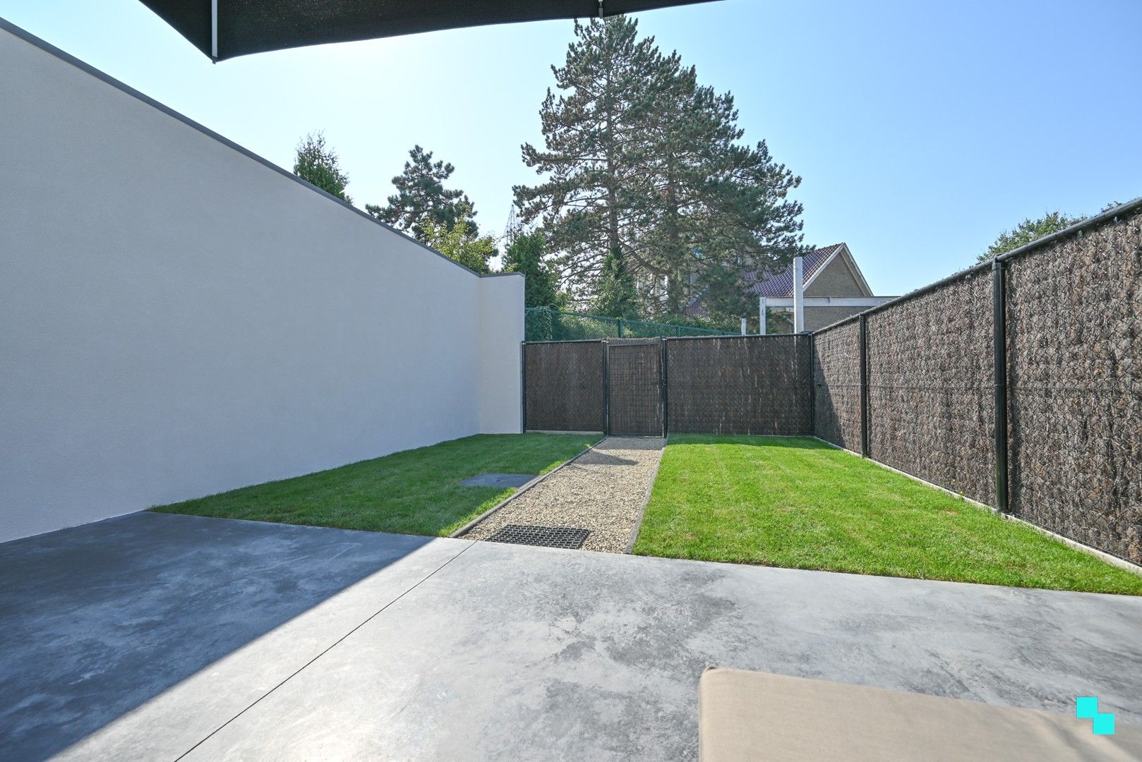 Totaalrenovatie met vier slaapkamers op grens Izegem / Lendelede foto 11