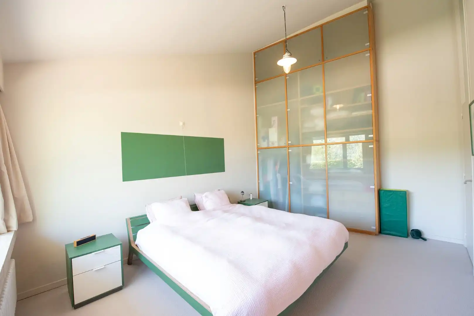 TE KOOP: Ruime architectenwoning in residentiële wijk 'De Piste'. Rustig, groen en zeer bereikbaar op een perceel van maar liefst 1800m²!  foto 9