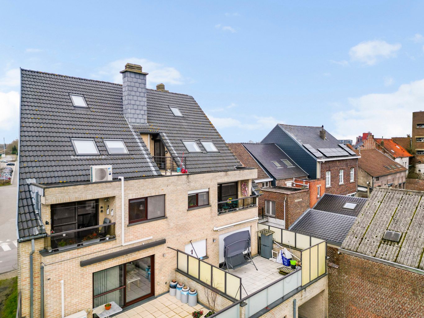 Appartement dichtbij Merchtem centrum te koop! foto {{pictureIndex}}