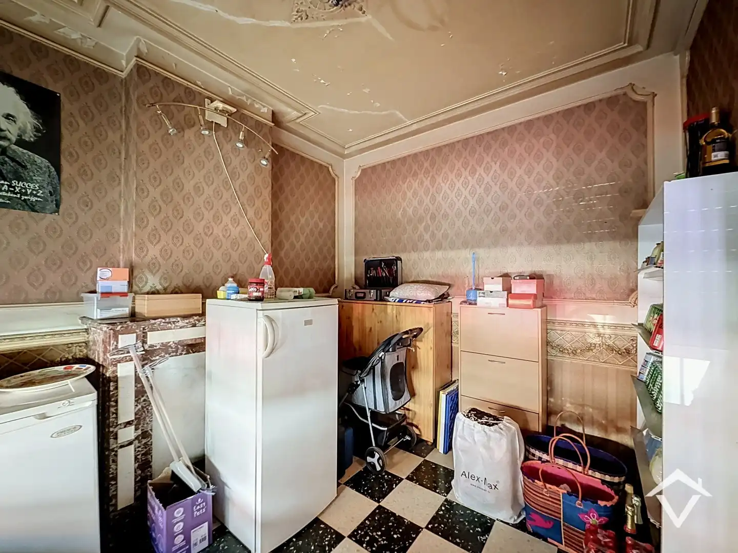 Te renoveren rijwoning met tuin, 3 slaapkamers te centrum Roeselare foto 3
