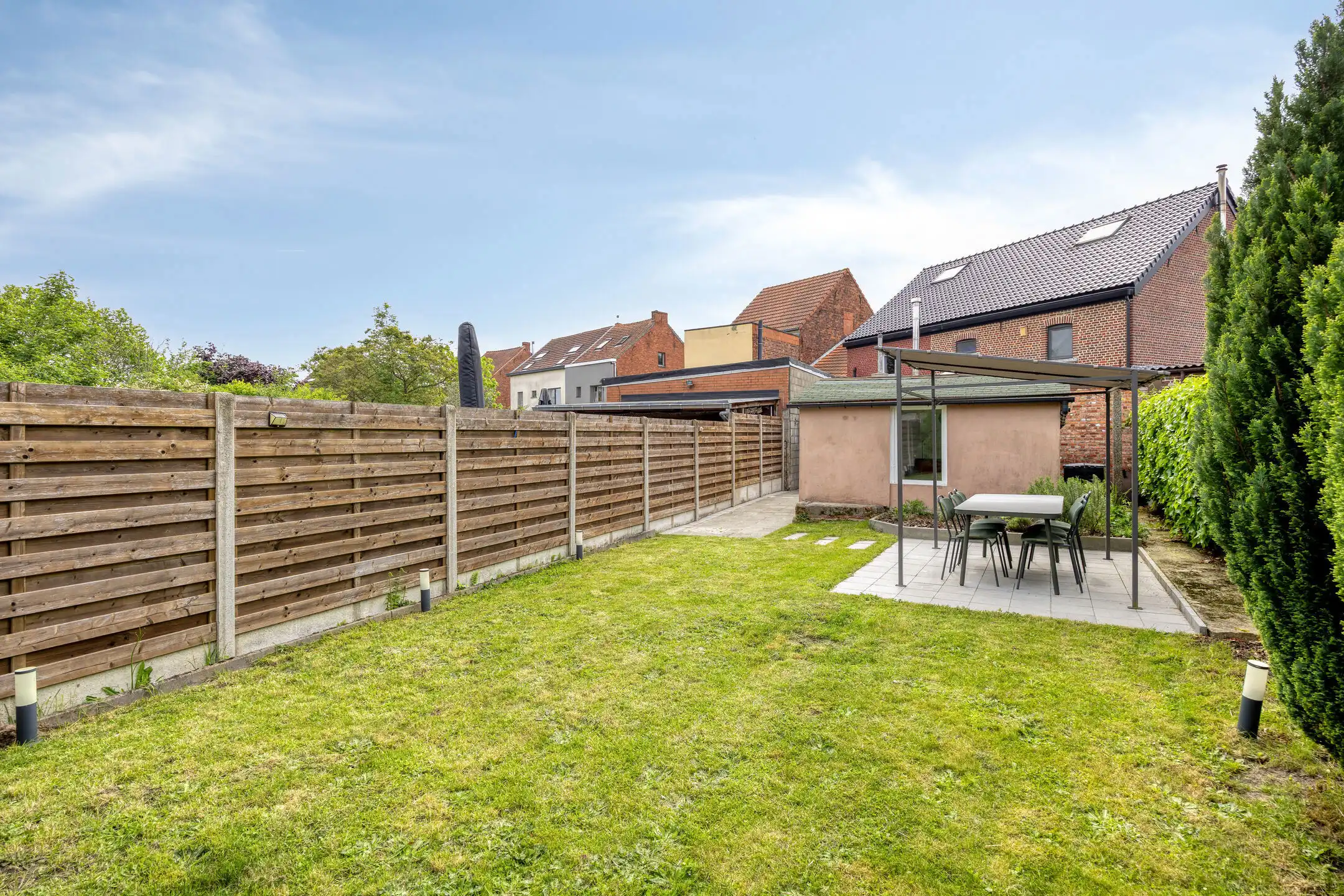 Instapklare woning met tuin op uitstekende locatie foto 17