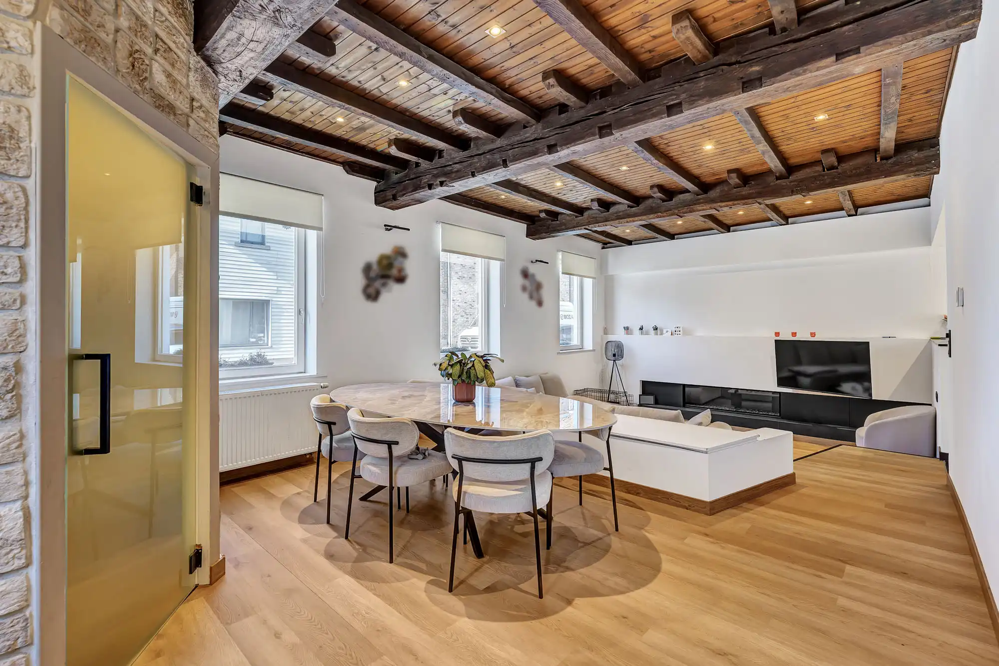 Ruime woning met 5 slpks en terras te Ninove foto 3