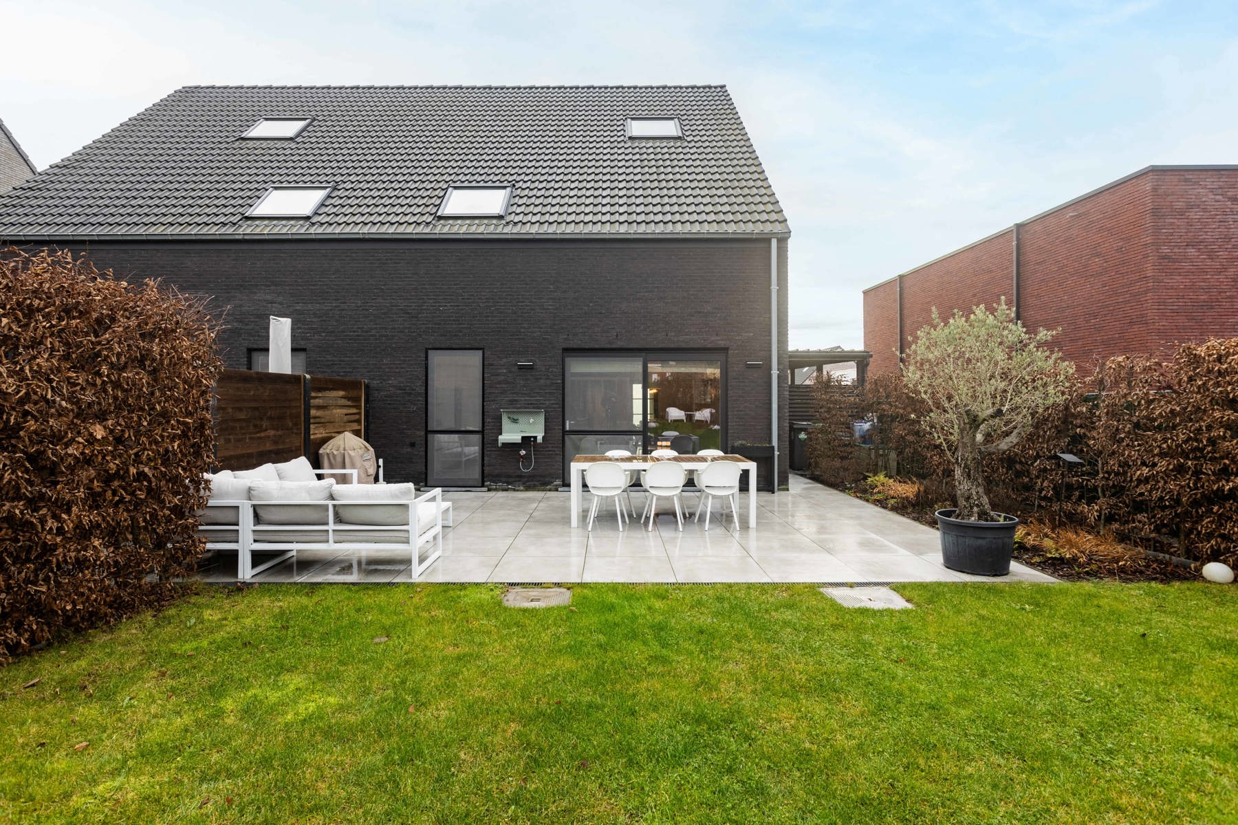 Moderne woning te koop in Schendelbeke foto {{pictureIndex}}